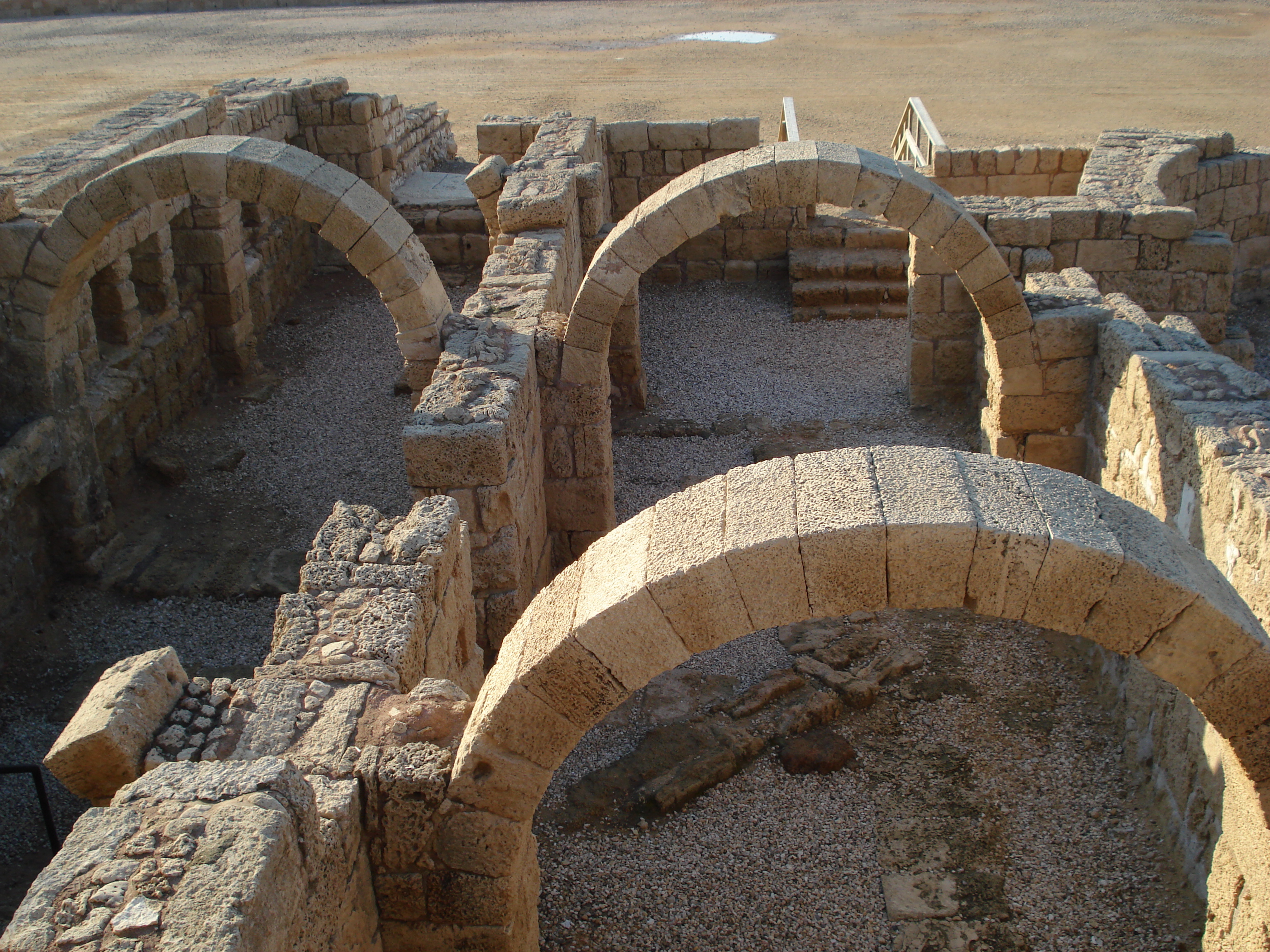 Picture Israel Caesarea 2006-12 73 - Around Caesarea