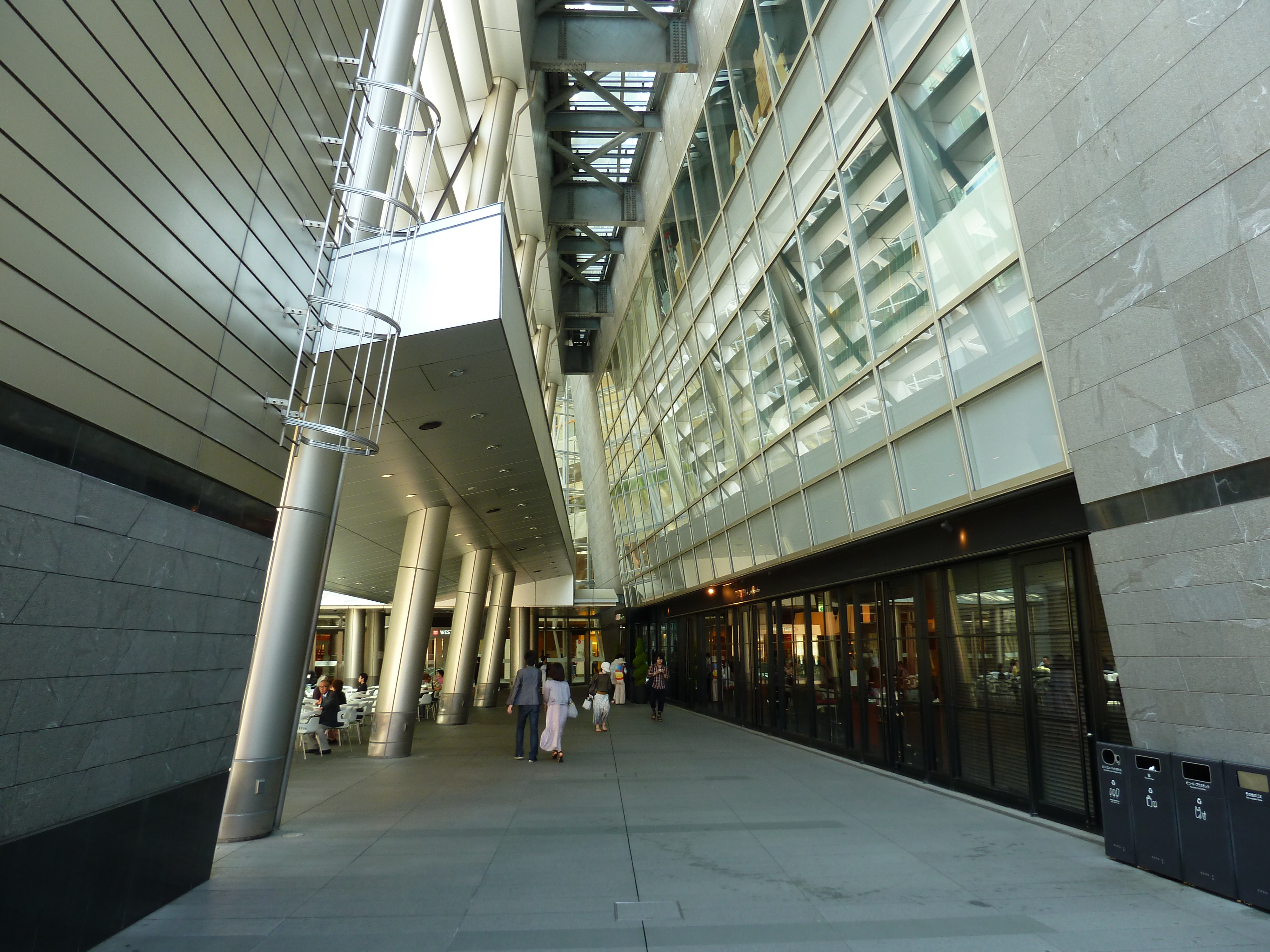 Picture Japan Tokyo Roppongi Hills 2010-06 58 - Discovery Roppongi Hills