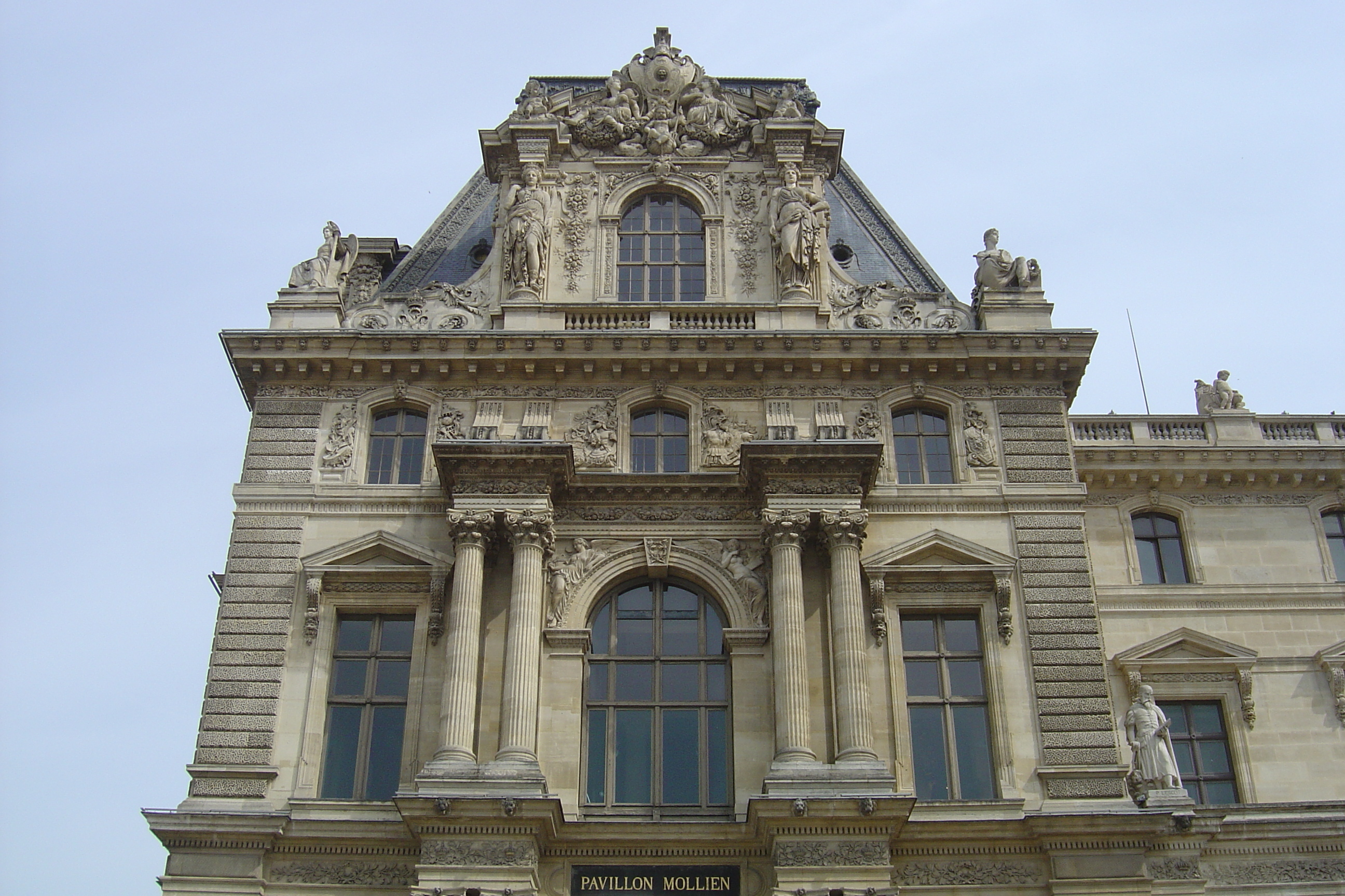 Picture France Paris Louvre 2007-05 43 - Center Louvre