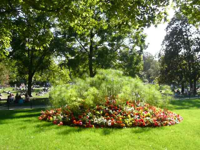 Picture France Paris Monceau Garden 2007-09 4 - History Monceau Garden