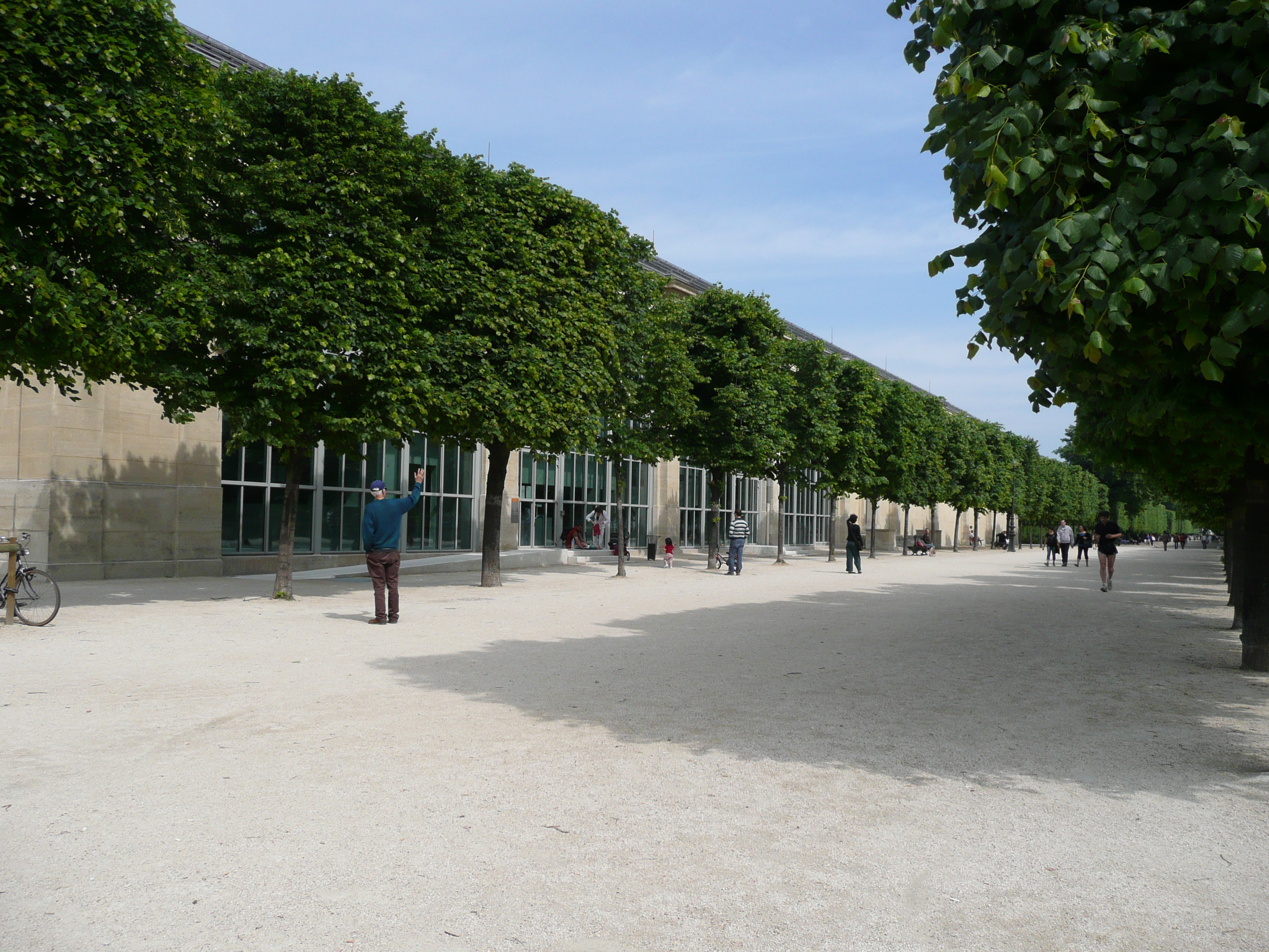 Picture France Paris Garden of Tuileries 2007-05 170 - Center Garden of Tuileries