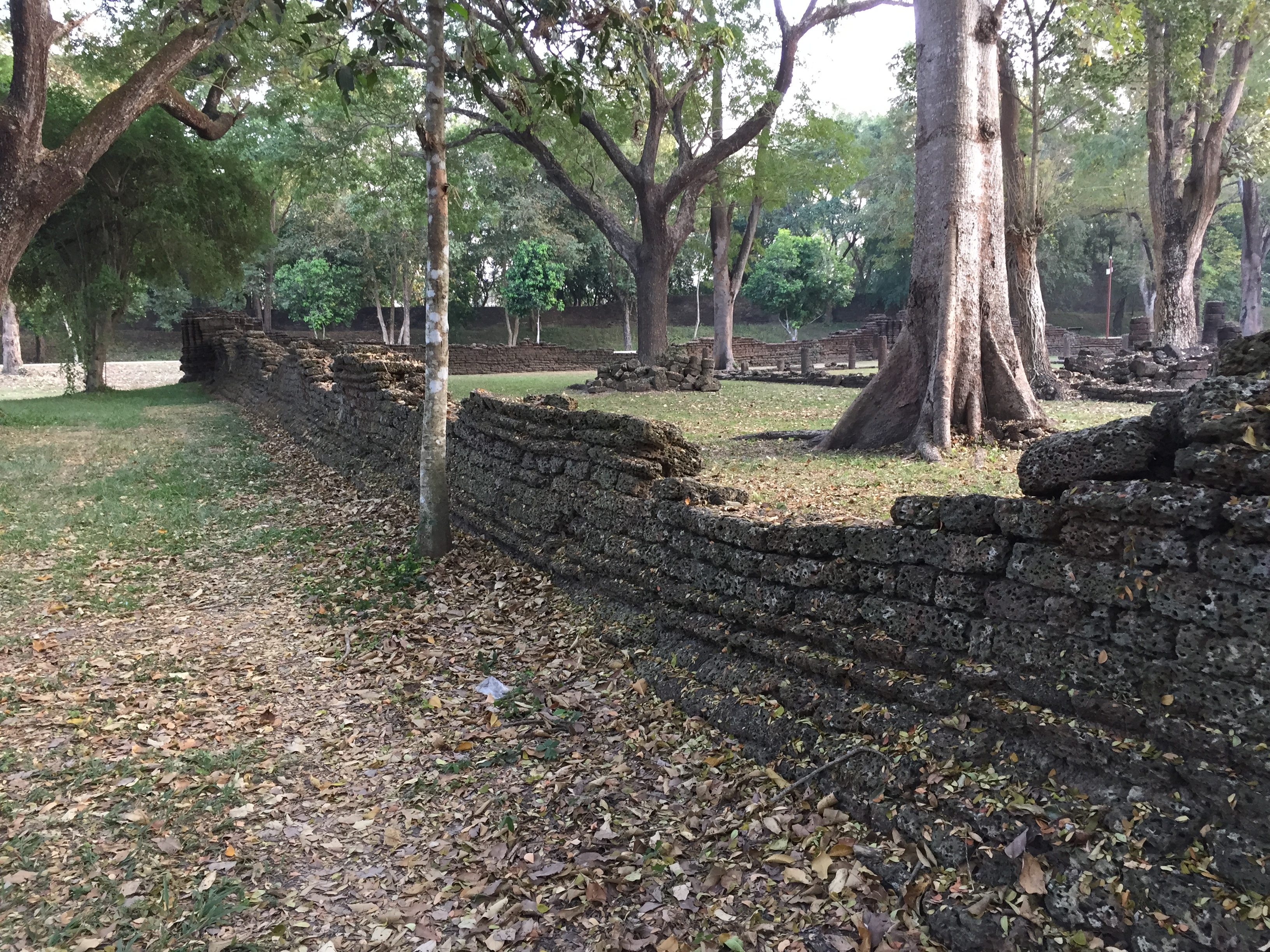 Picture Thailand Si satchanalai historical park 2014-12 62 - Center Si satchanalai historical park