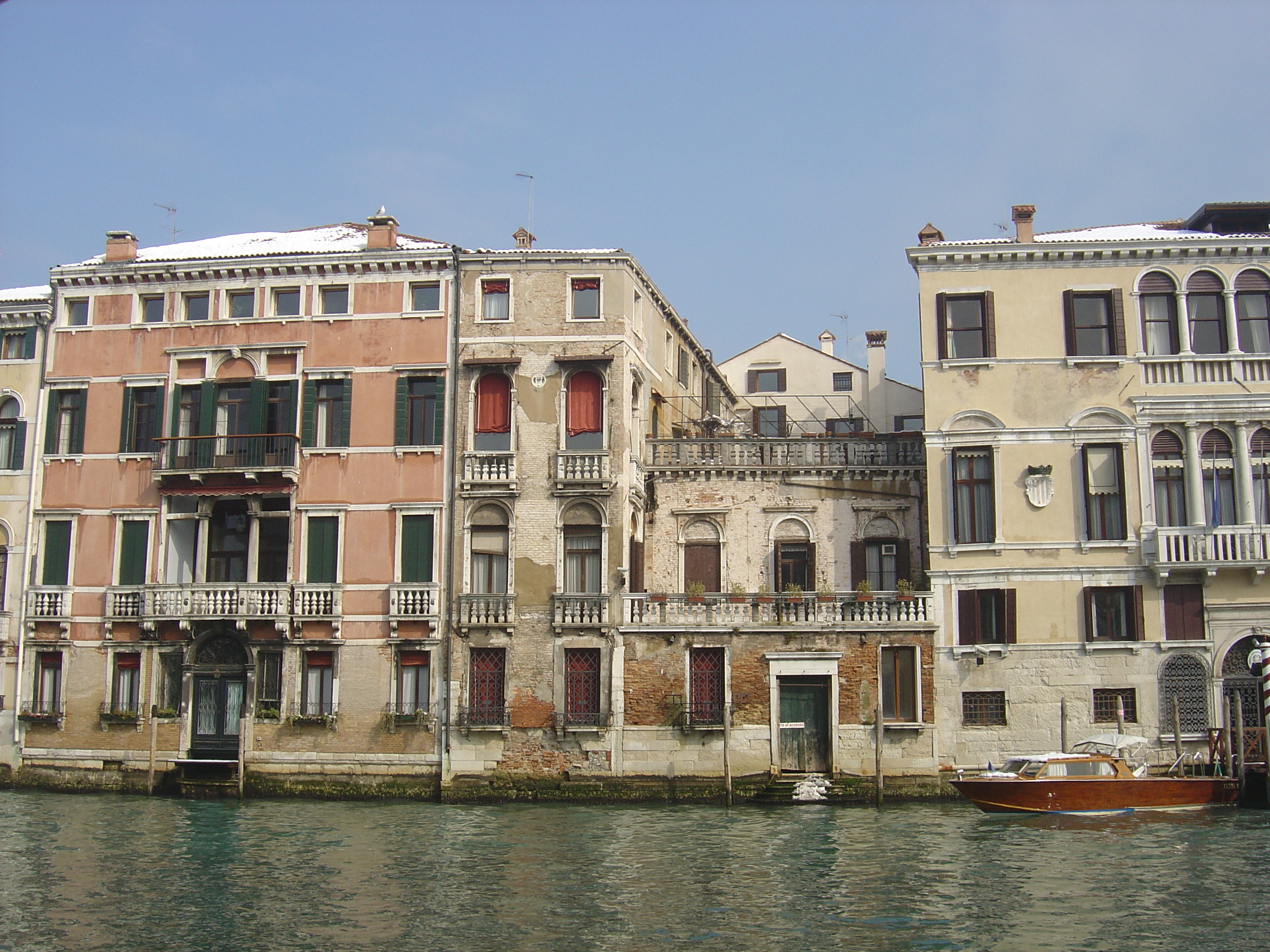 Picture Italy Venice 2005-03 44 - Discovery Venice