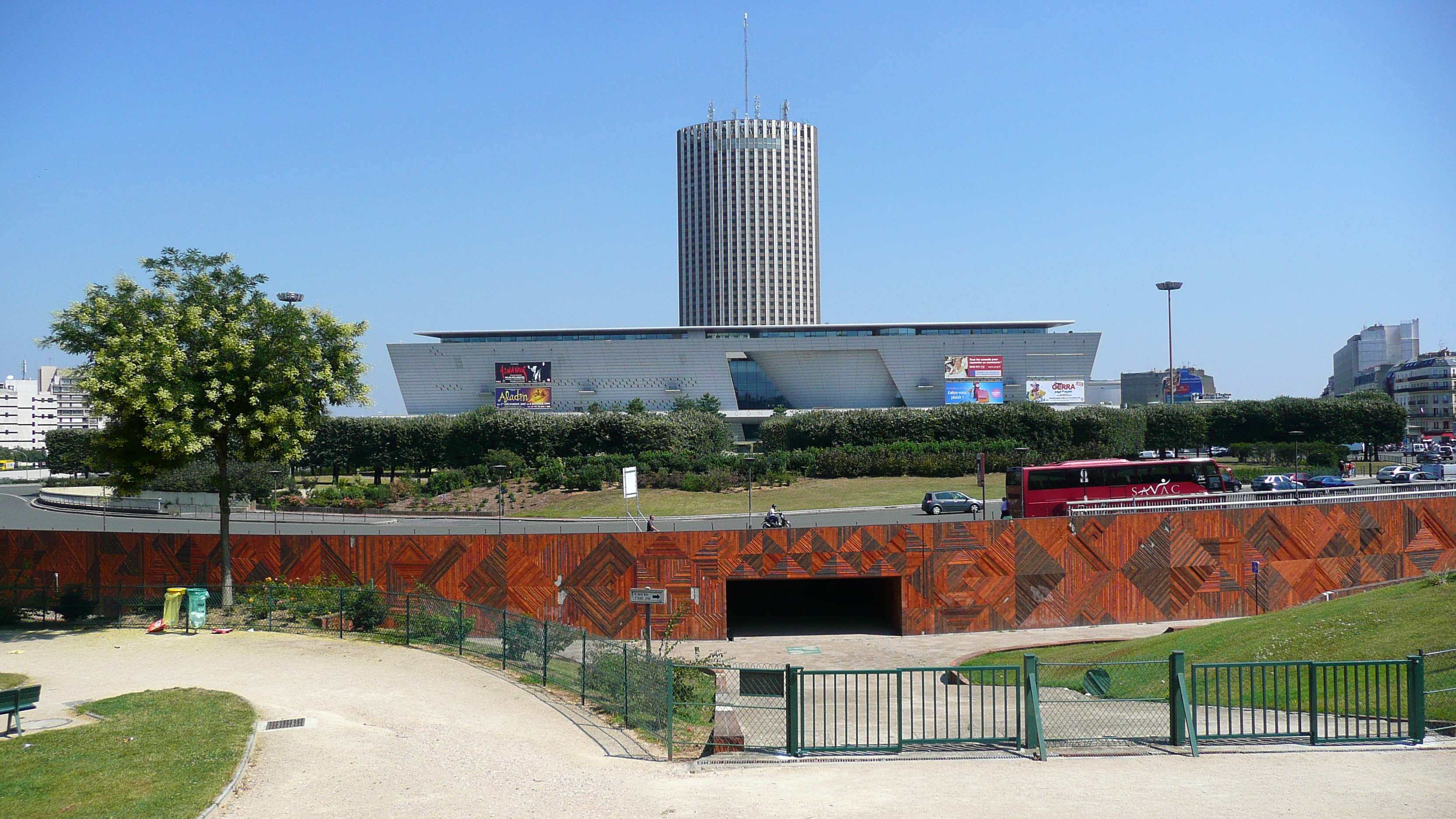 Picture France Paris Porte Maillot 2007-08 30 - Tours Porte Maillot