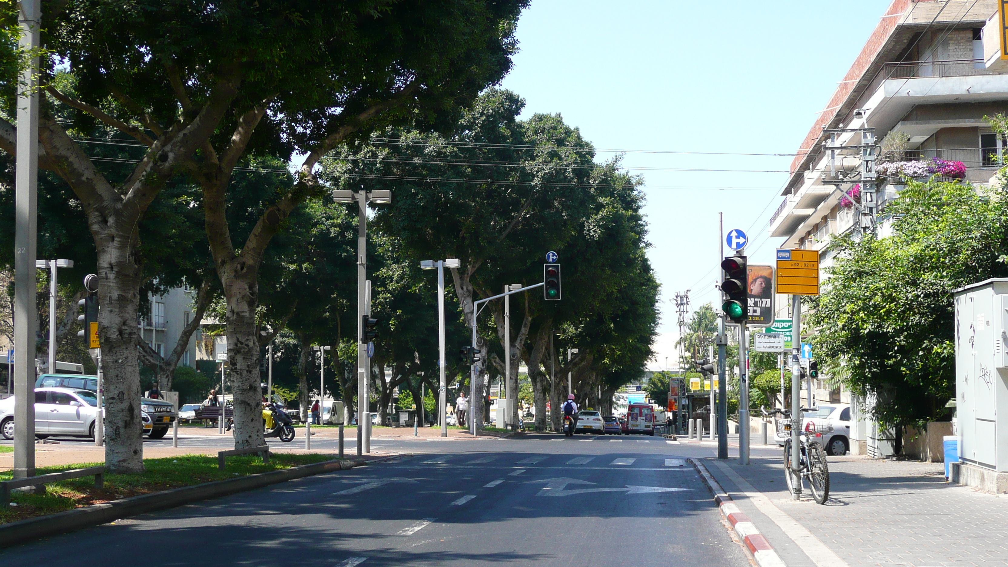 Picture Israel Tel Aviv Rothschild Street 2007-06 27 - History Rothschild Street