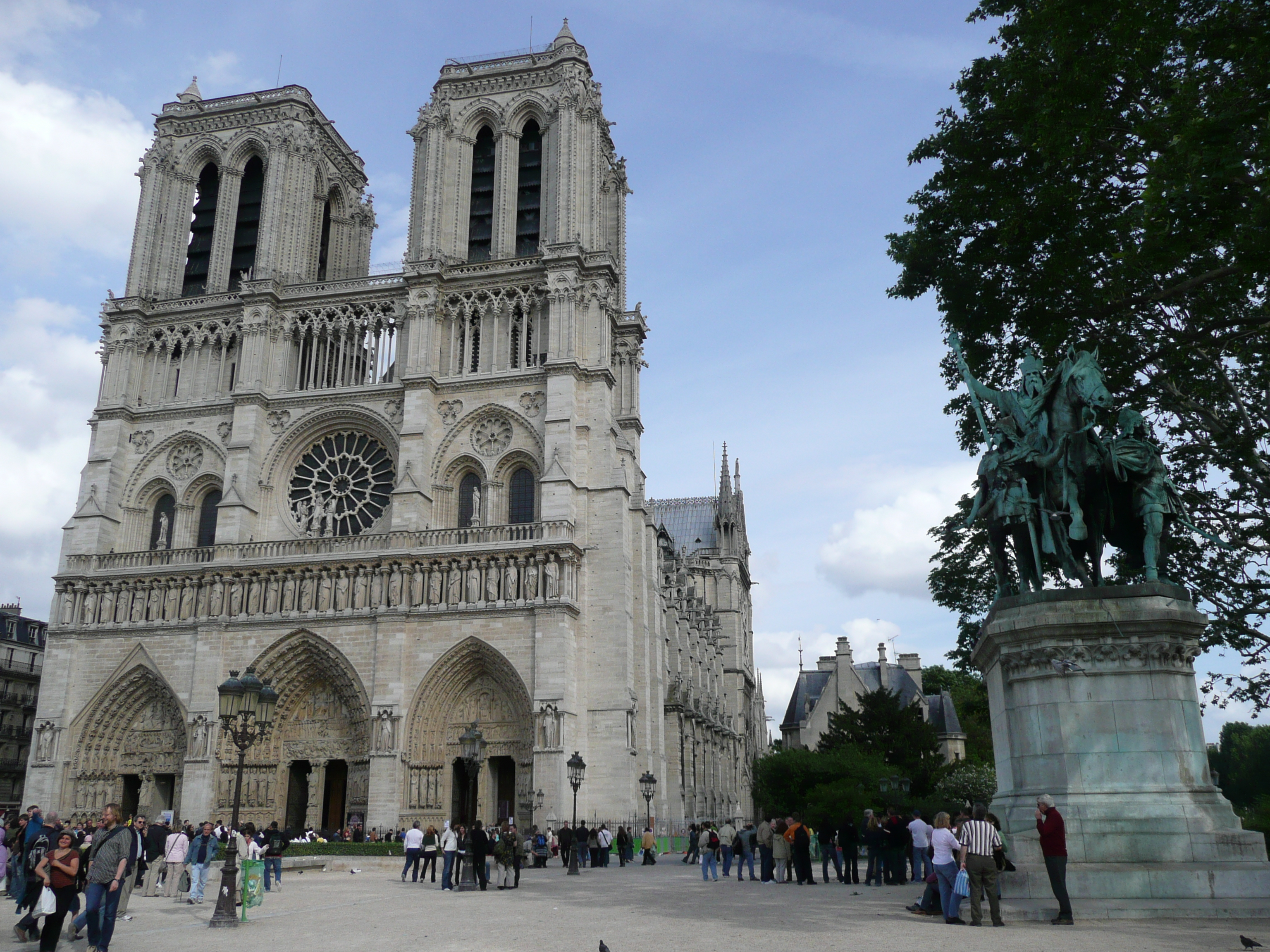 Picture France Paris Notre Dame 2007-05 217 - Around Notre Dame