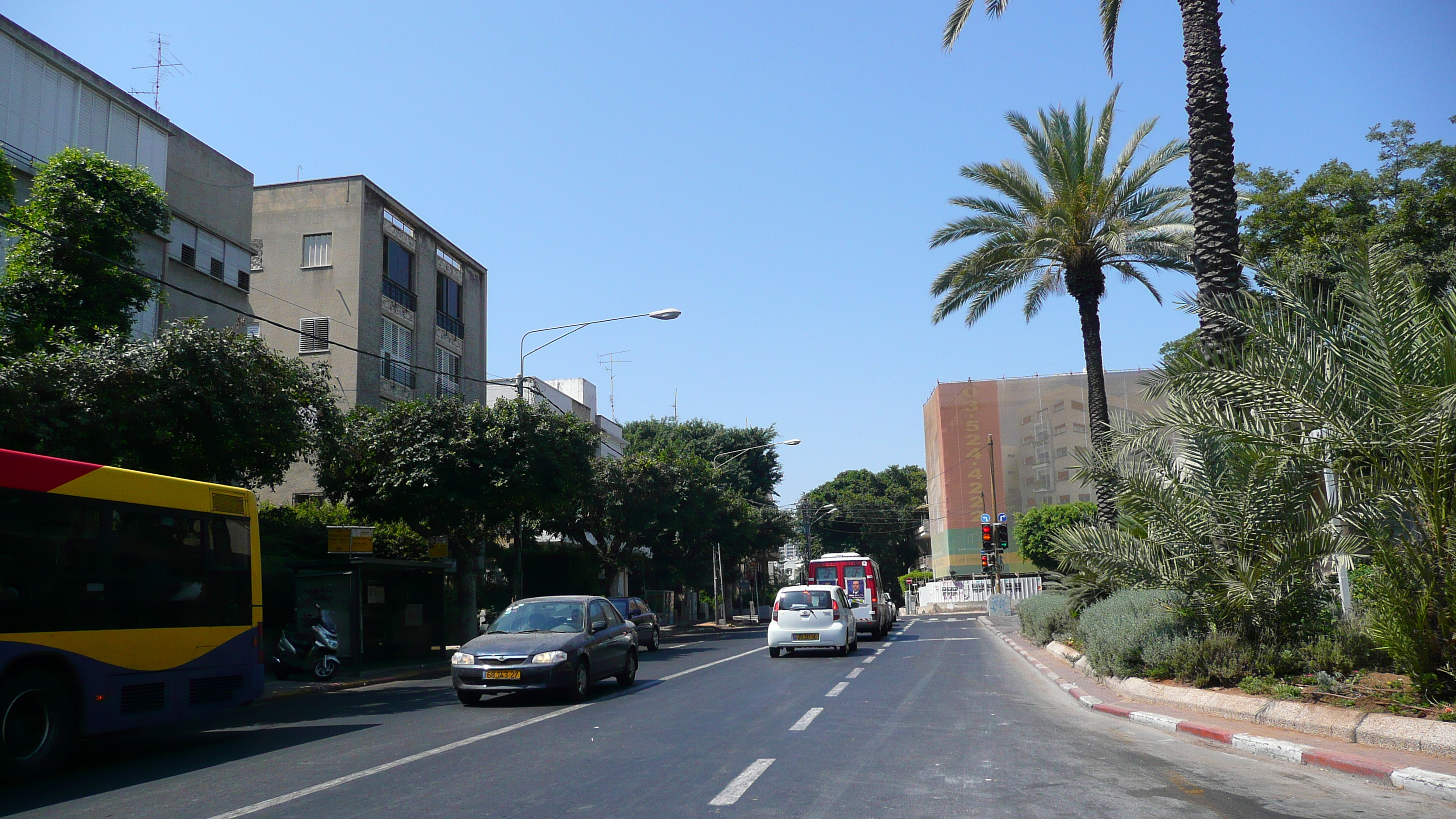 Picture Israel Tel Aviv Tarsat Street 2007-06 12 - Center Tarsat Street