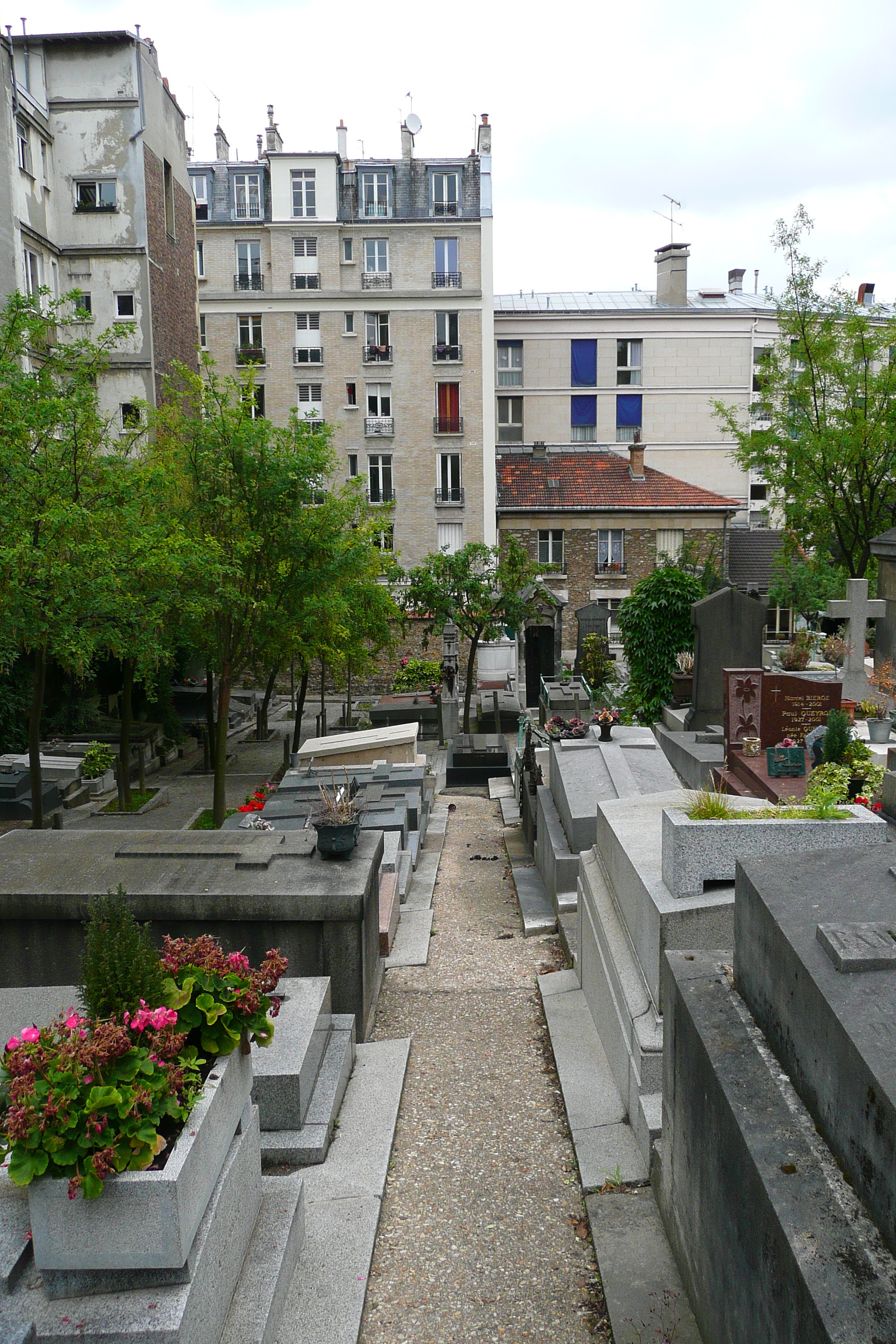 Picture France Paris St. Vincent Cemetery 2007-06 35 - Center St. Vincent Cemetery