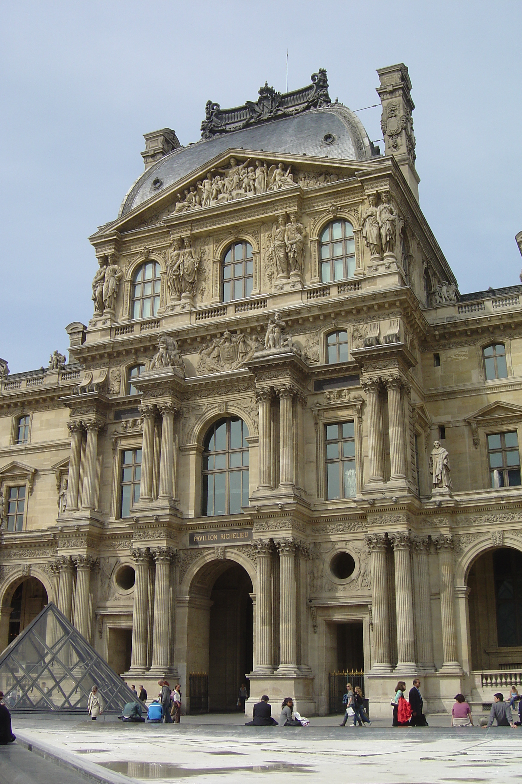 Picture France Paris Louvre 2007-05 76 - Center Louvre