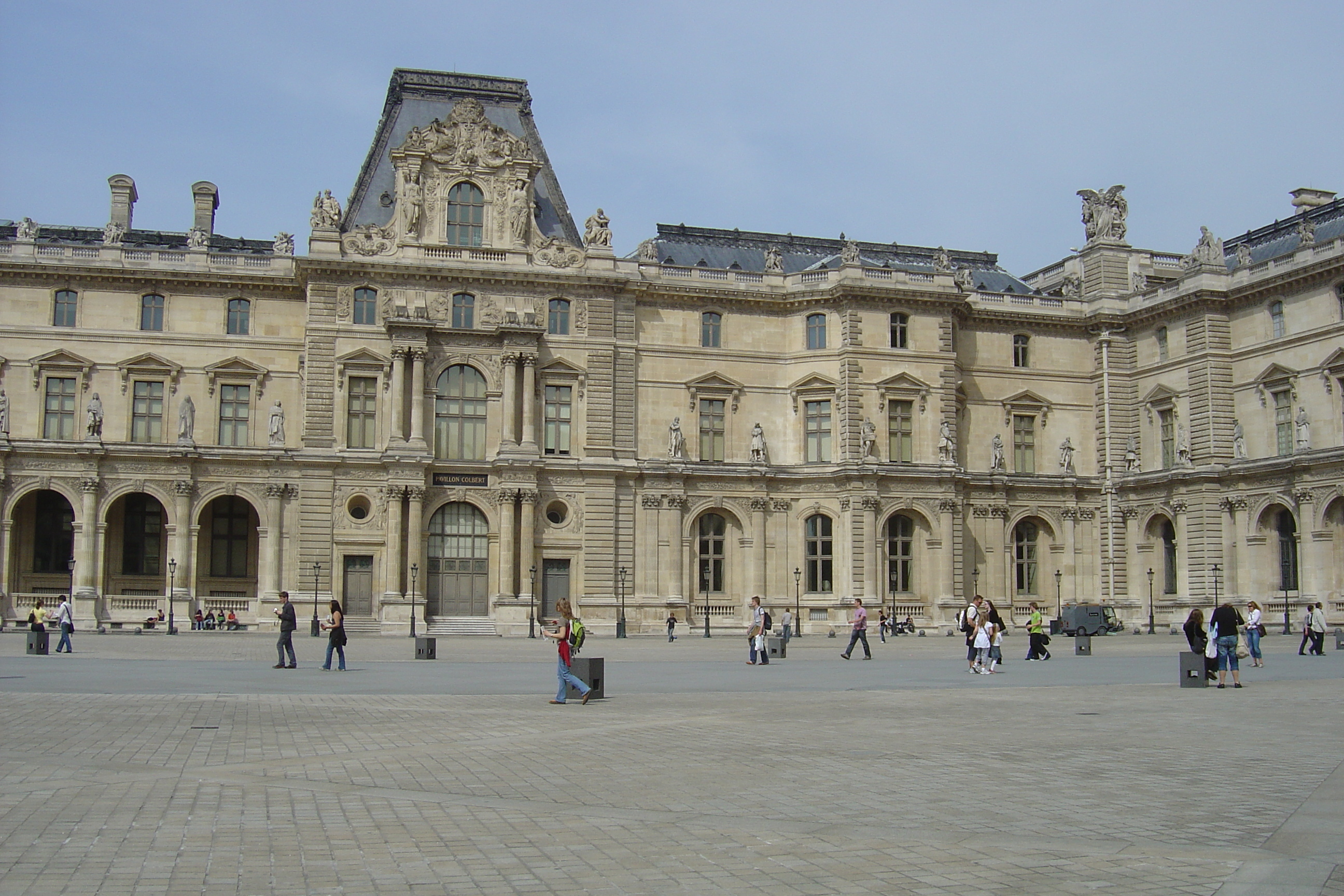 Picture France Paris Louvre 2007-05 108 - Center Louvre