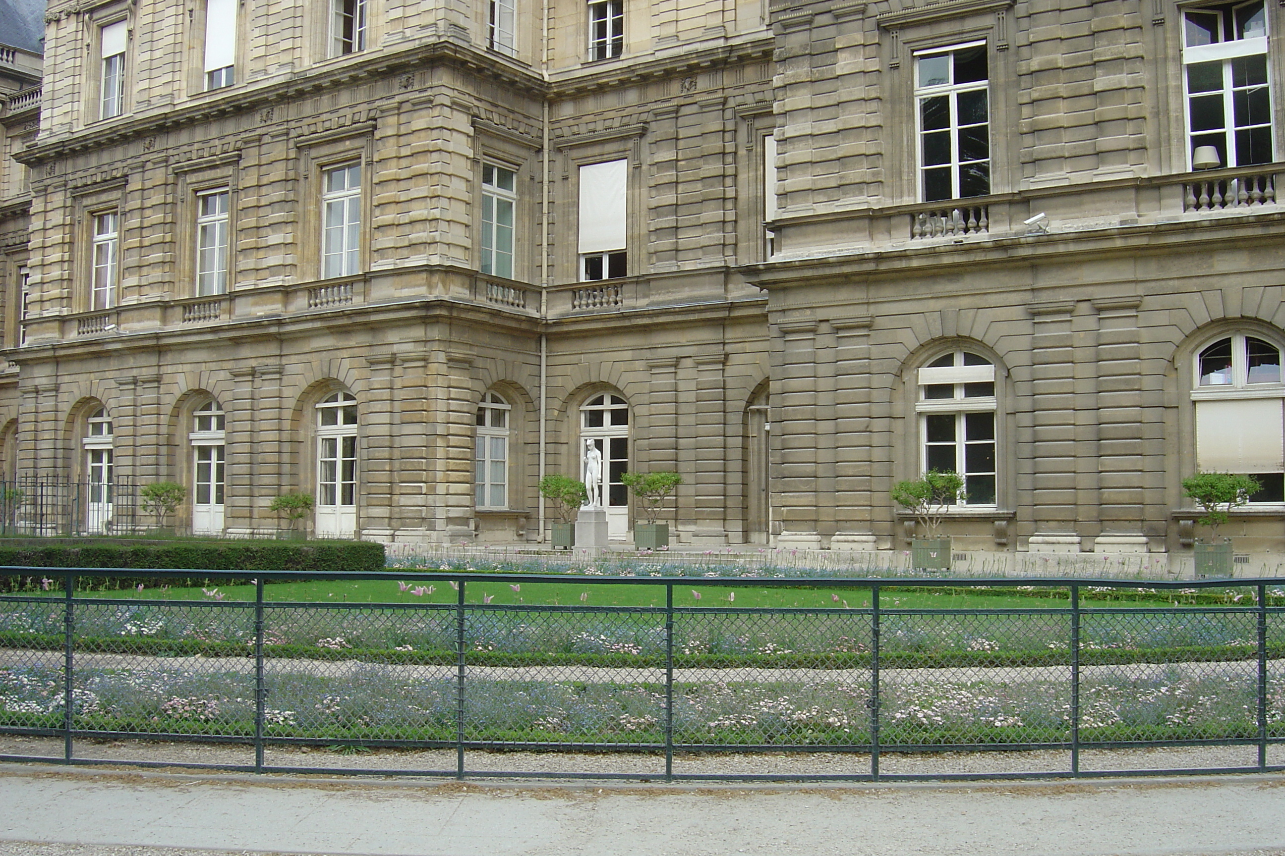 Picture France Paris Luxembourg Garden 2007-04 105 - Tour Luxembourg Garden