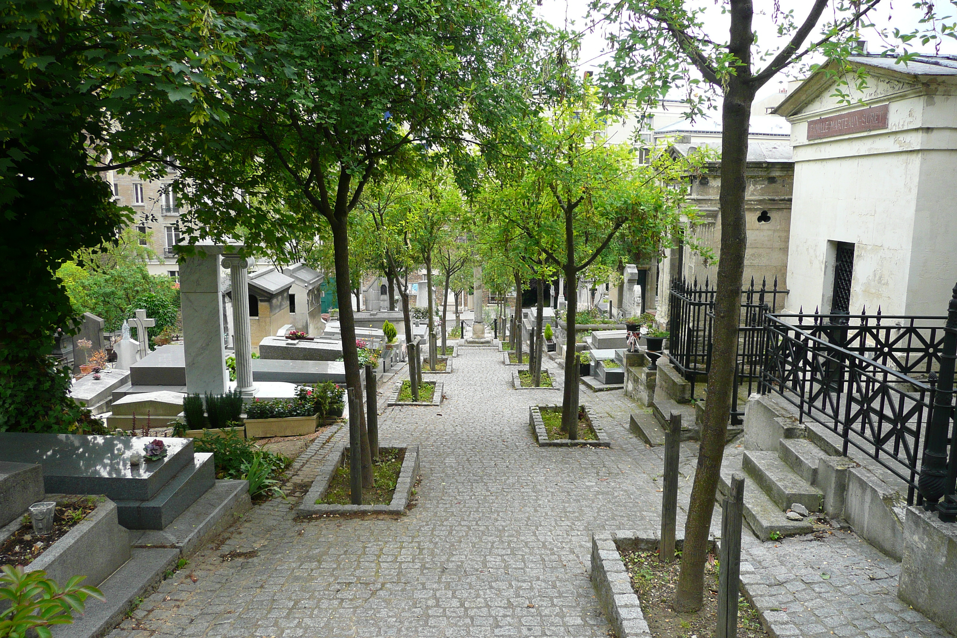 Picture France Paris St. Vincent Cemetery 2007-06 29 - Tour St. Vincent Cemetery