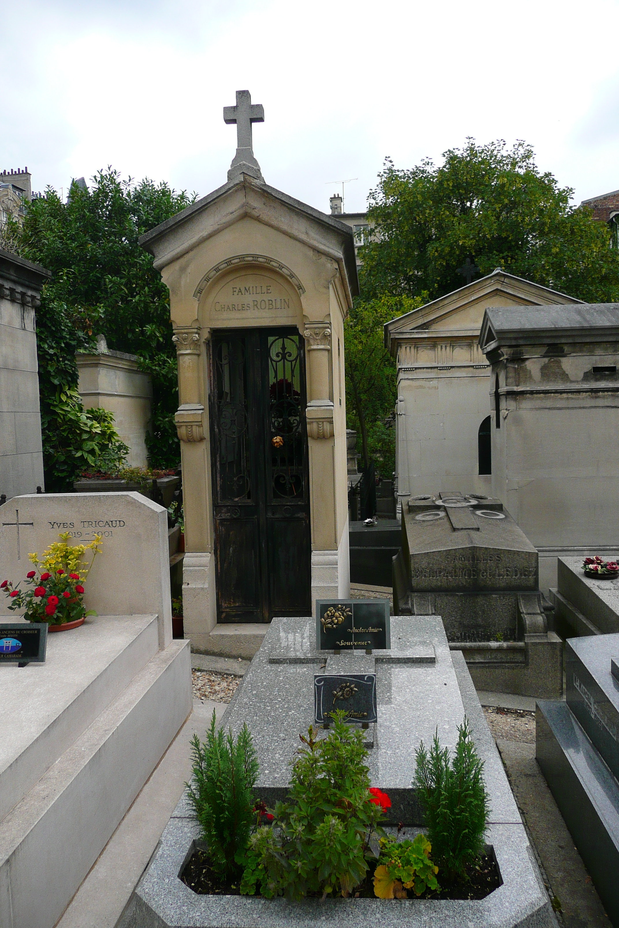 Picture France Paris St. Vincent Cemetery 2007-06 33 - Center St. Vincent Cemetery