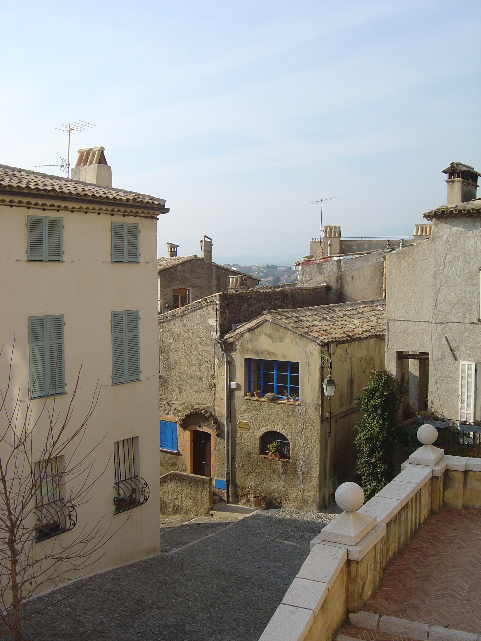 Picture France Les Hauts de Cagnes 2006-01 58 - Tour Les Hauts de Cagnes