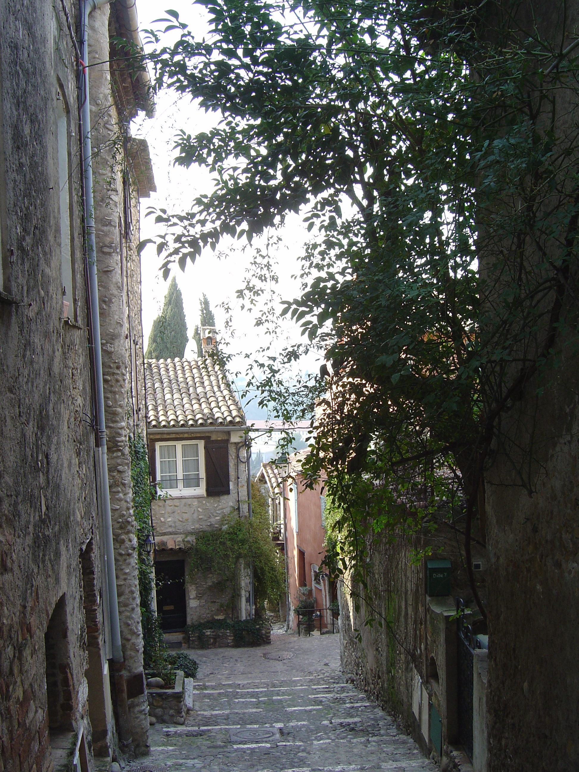 Picture France Les Hauts de Cagnes 2006-01 81 - Tour Les Hauts de Cagnes