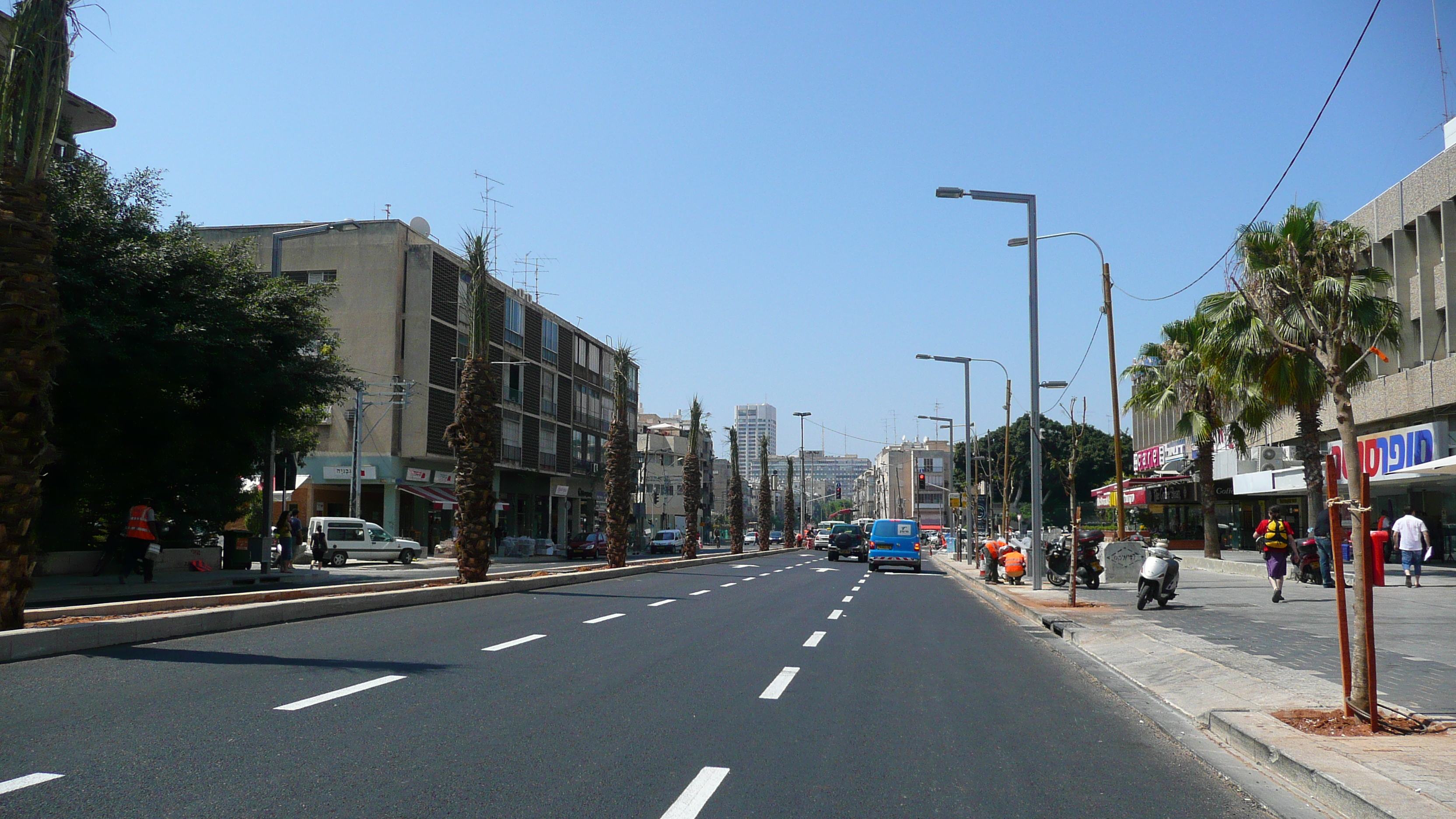 Picture Israel Tel Aviv Ibn Gvirol Street 2007-06 30 - Tour Ibn Gvirol Street