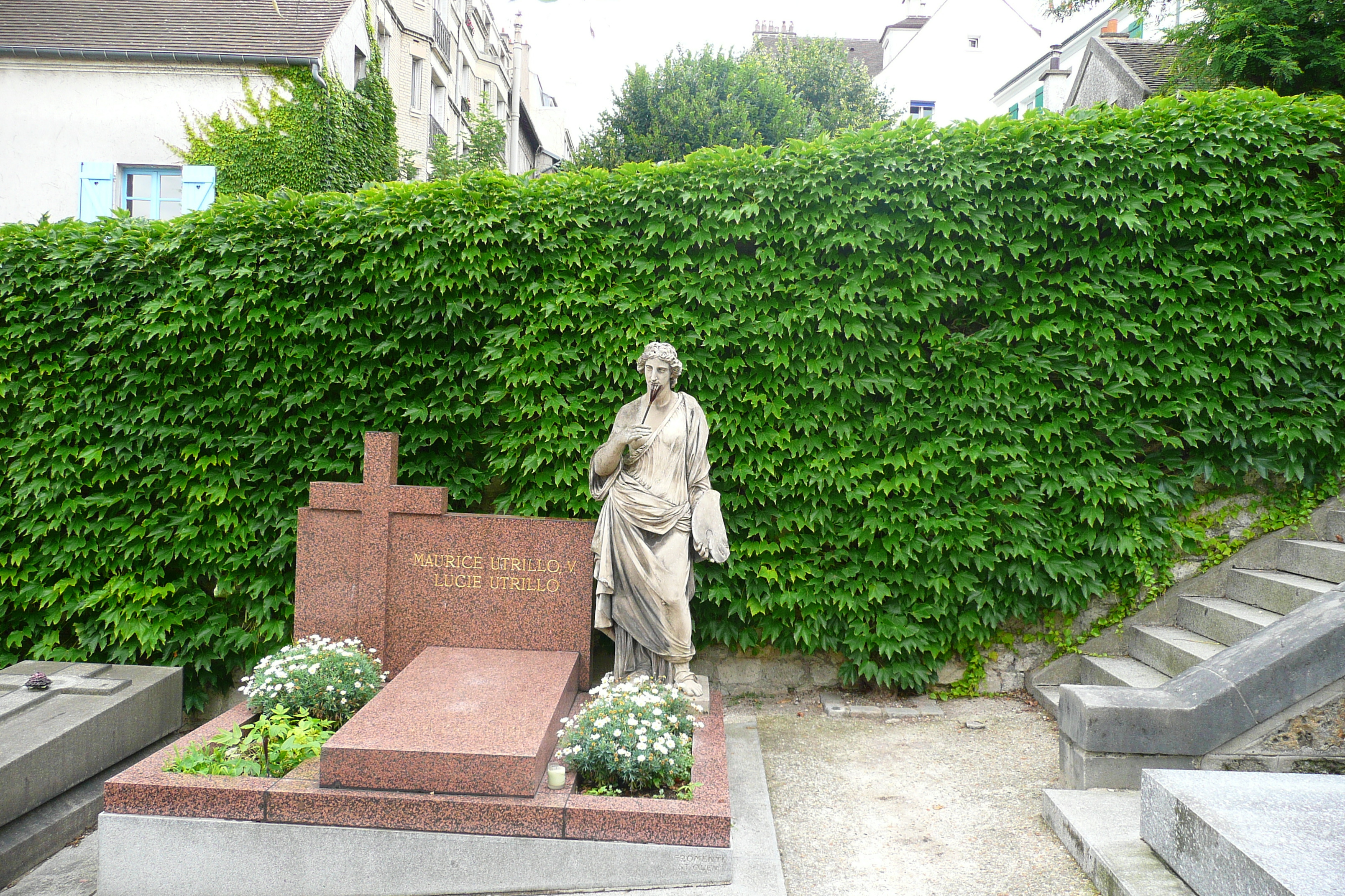 Picture France Paris St. Vincent Cemetery 2007-06 5 - Around St. Vincent Cemetery