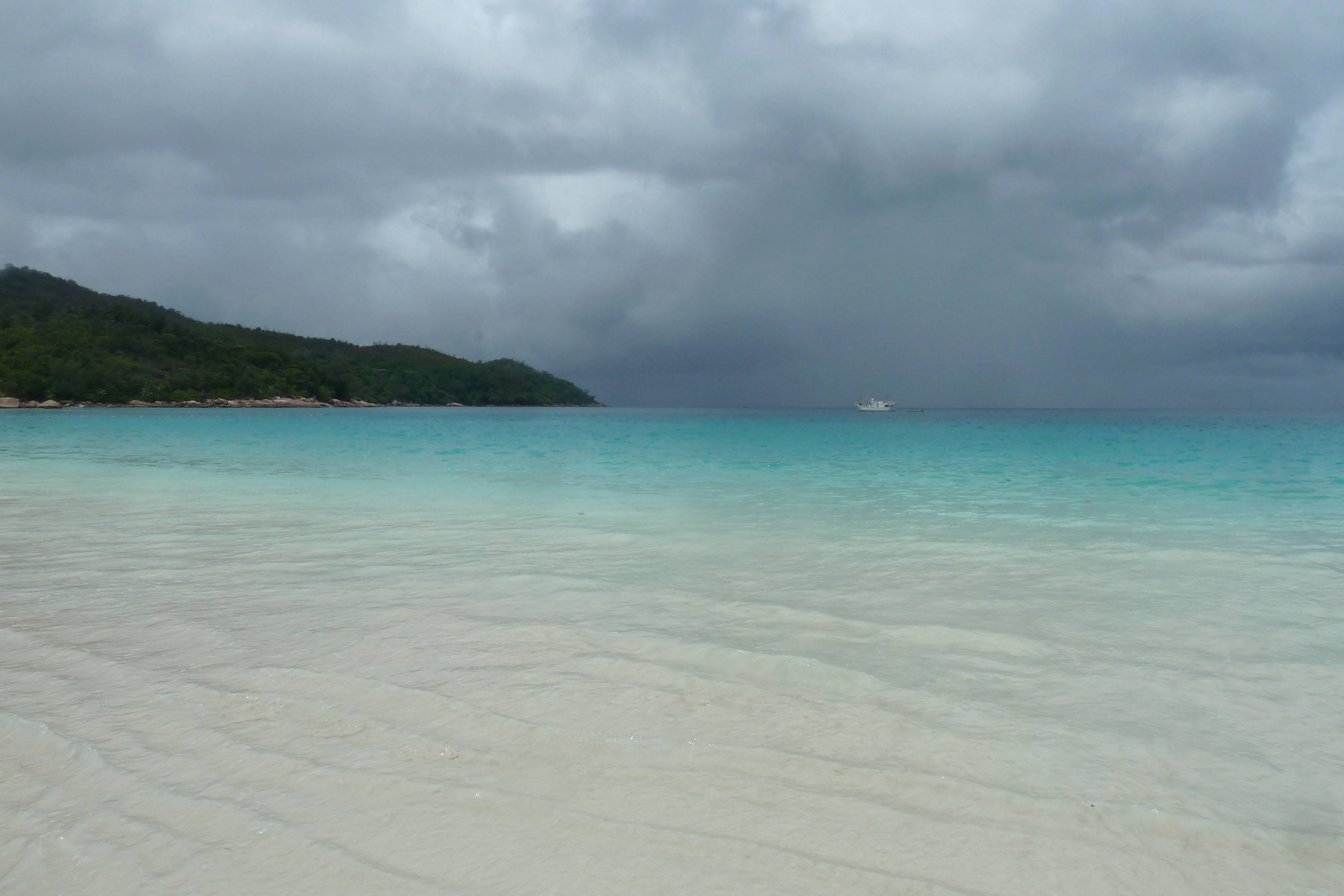 Picture Seychelles Anse Lazio 2011-10 15 - Center Anse Lazio