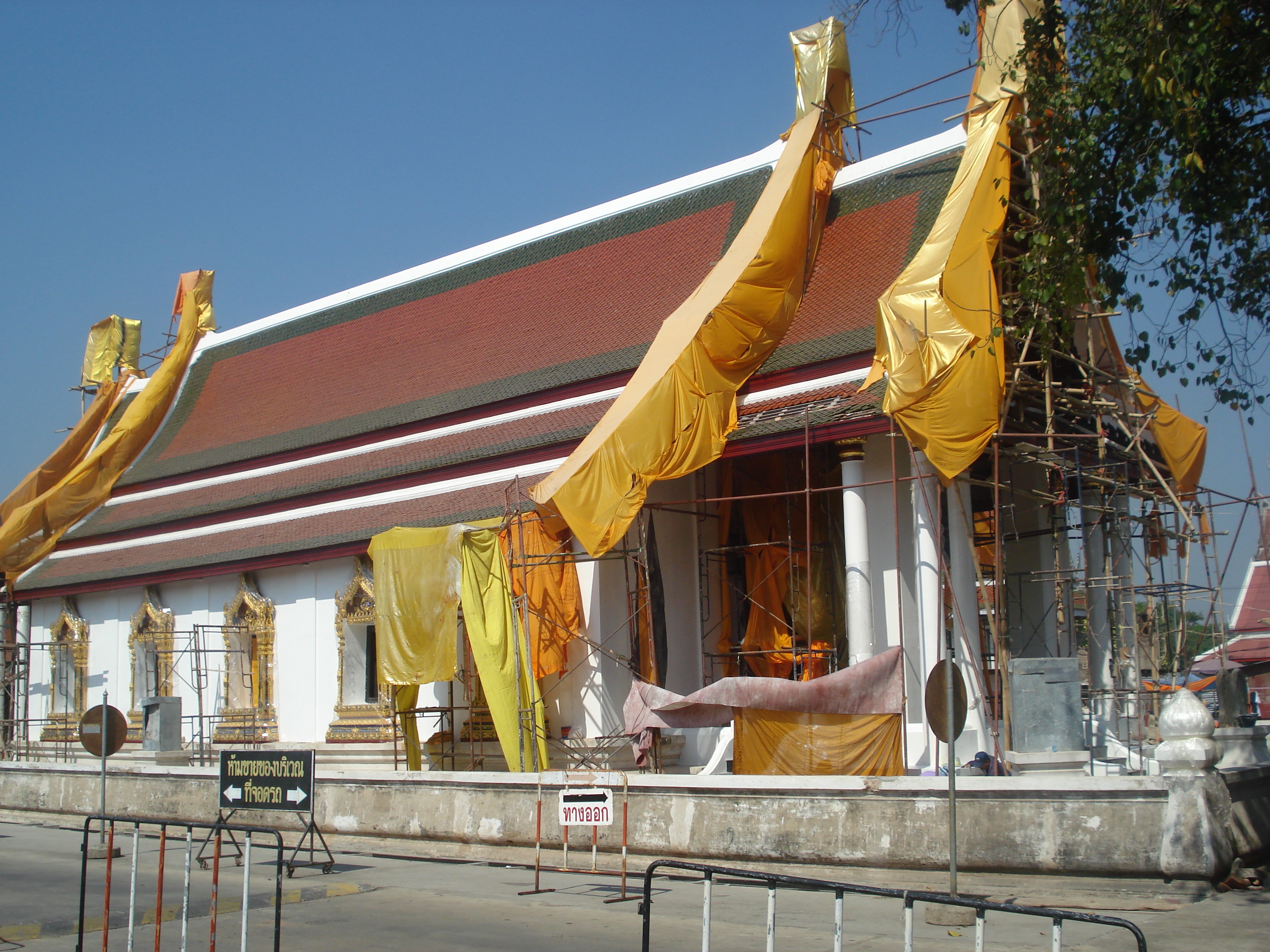 Picture Thailand Phitsanulok Wat Pra Sri Rattana Mahathat Vora Maha Vihar 2008-01 8 - Around Wat Pra Sri Rattana Mahathat Vora Maha Vihar