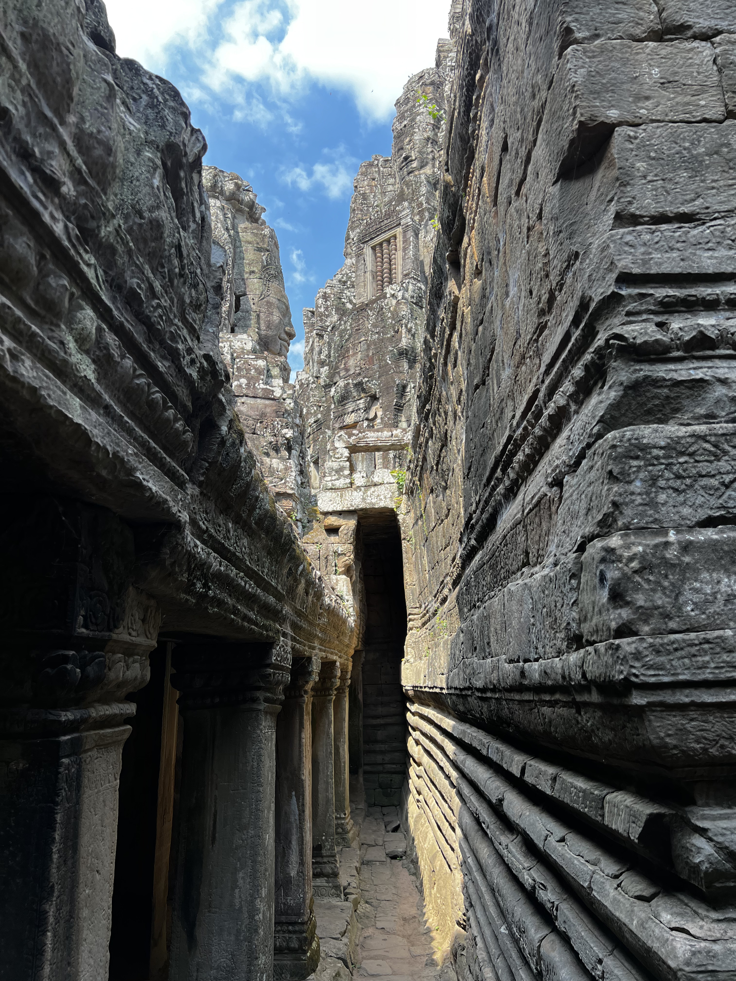 Picture Cambodia Siem Reap Bayon 2023-01 87 - Center Bayon