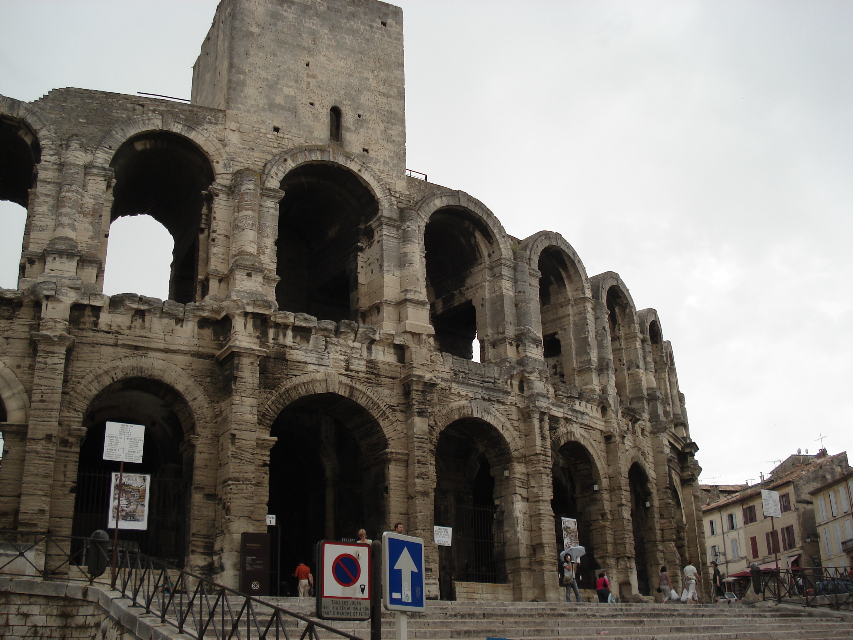 Picture France Arles 2006-06 3 - Center Arles