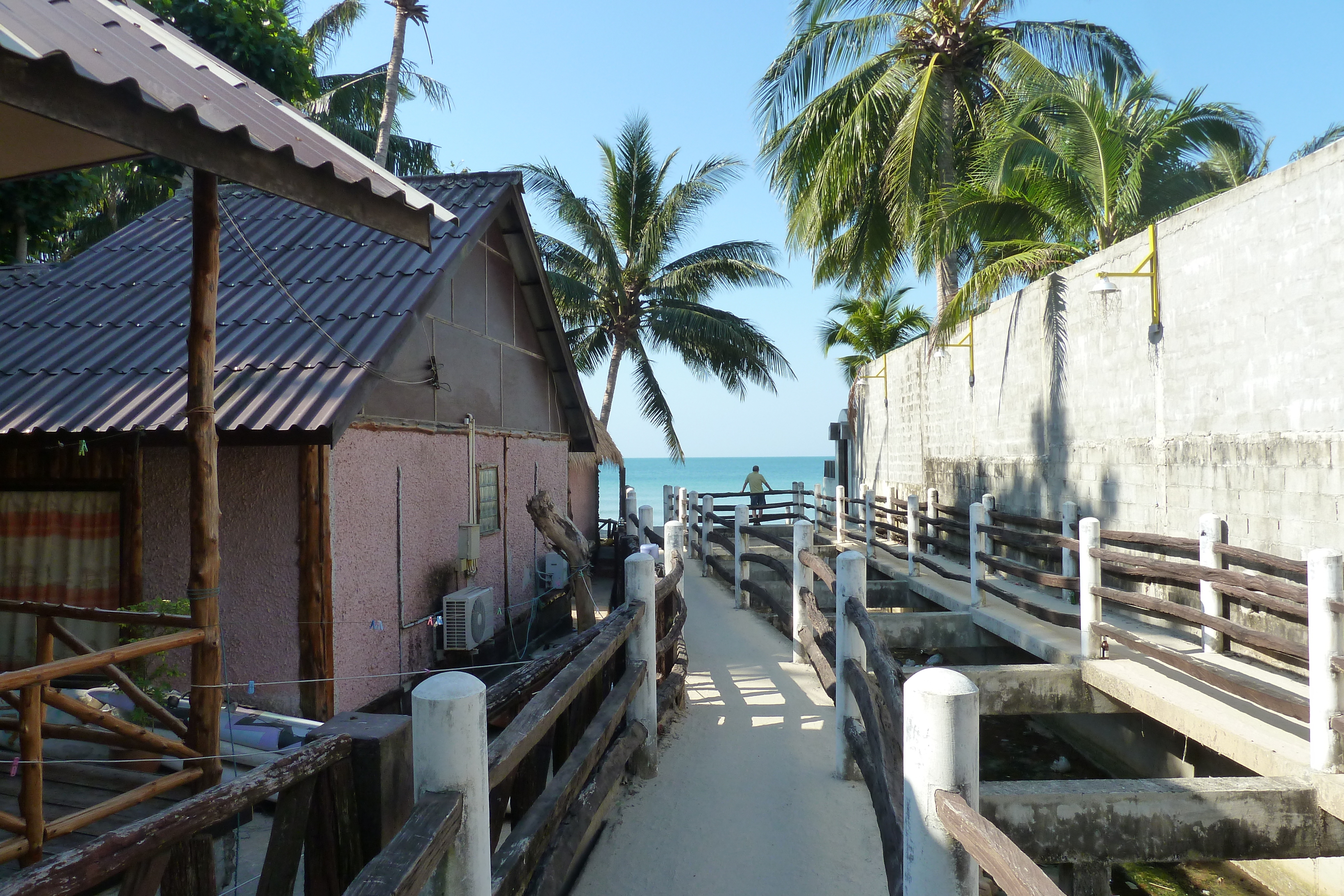 Picture Thailand Ko Chang Island road 2011-02 9 - Recreation Island road