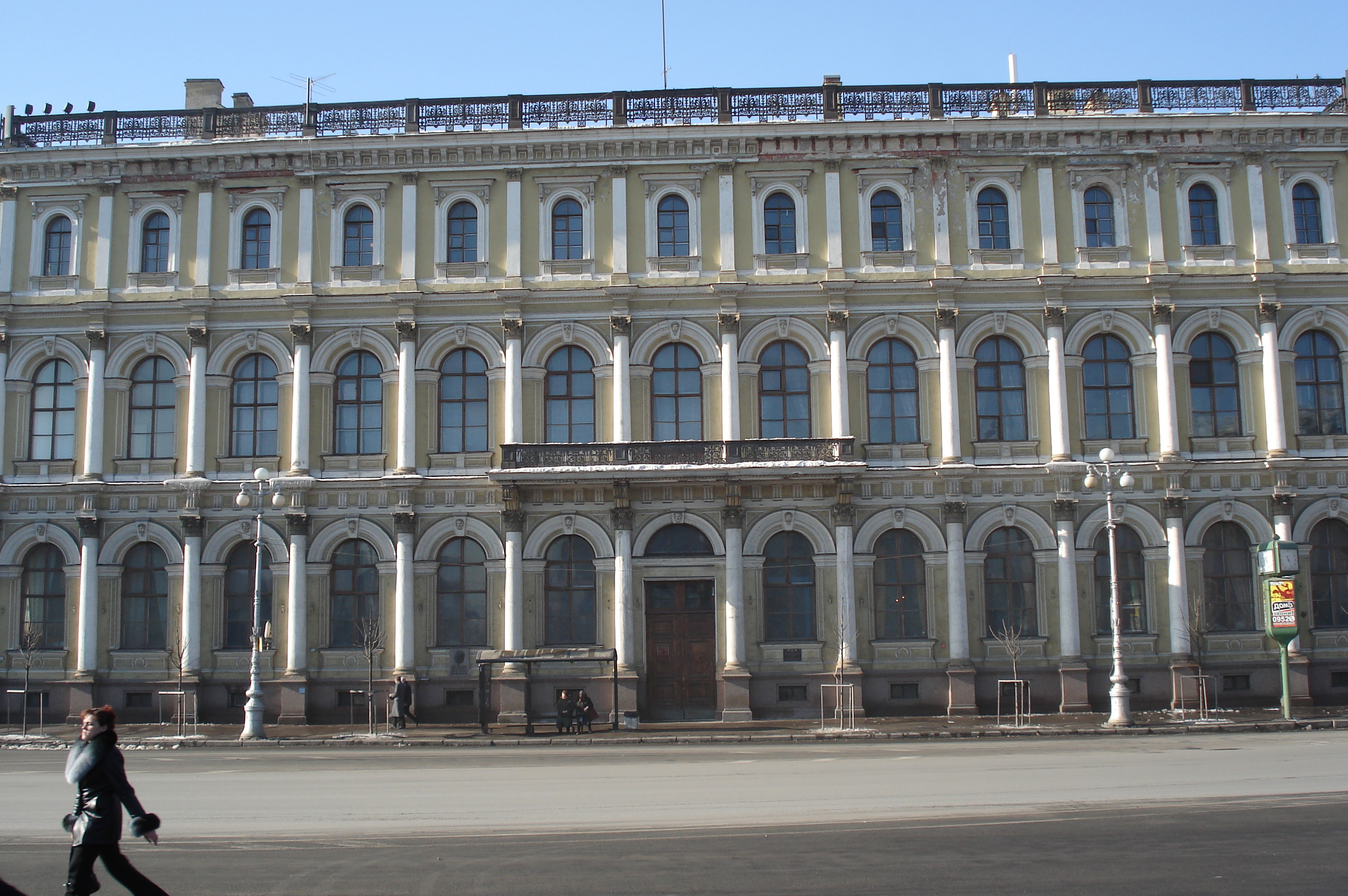 Picture Russia St Petersburg Isaackievskaya place 2006-03 21 - Tours Isaackievskaya place