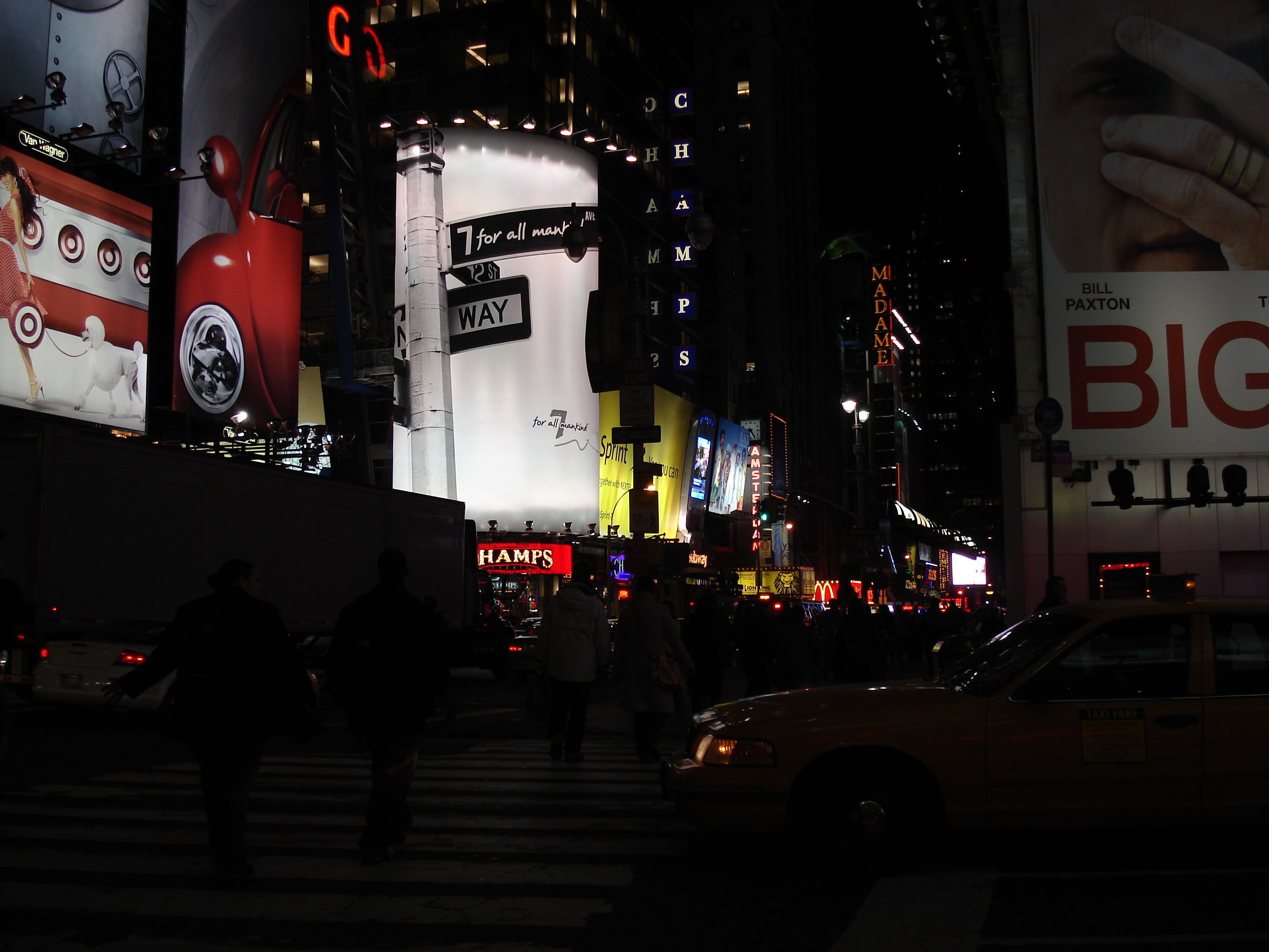 Picture United States New York Time Square 2006-03 30 - Discovery Time Square