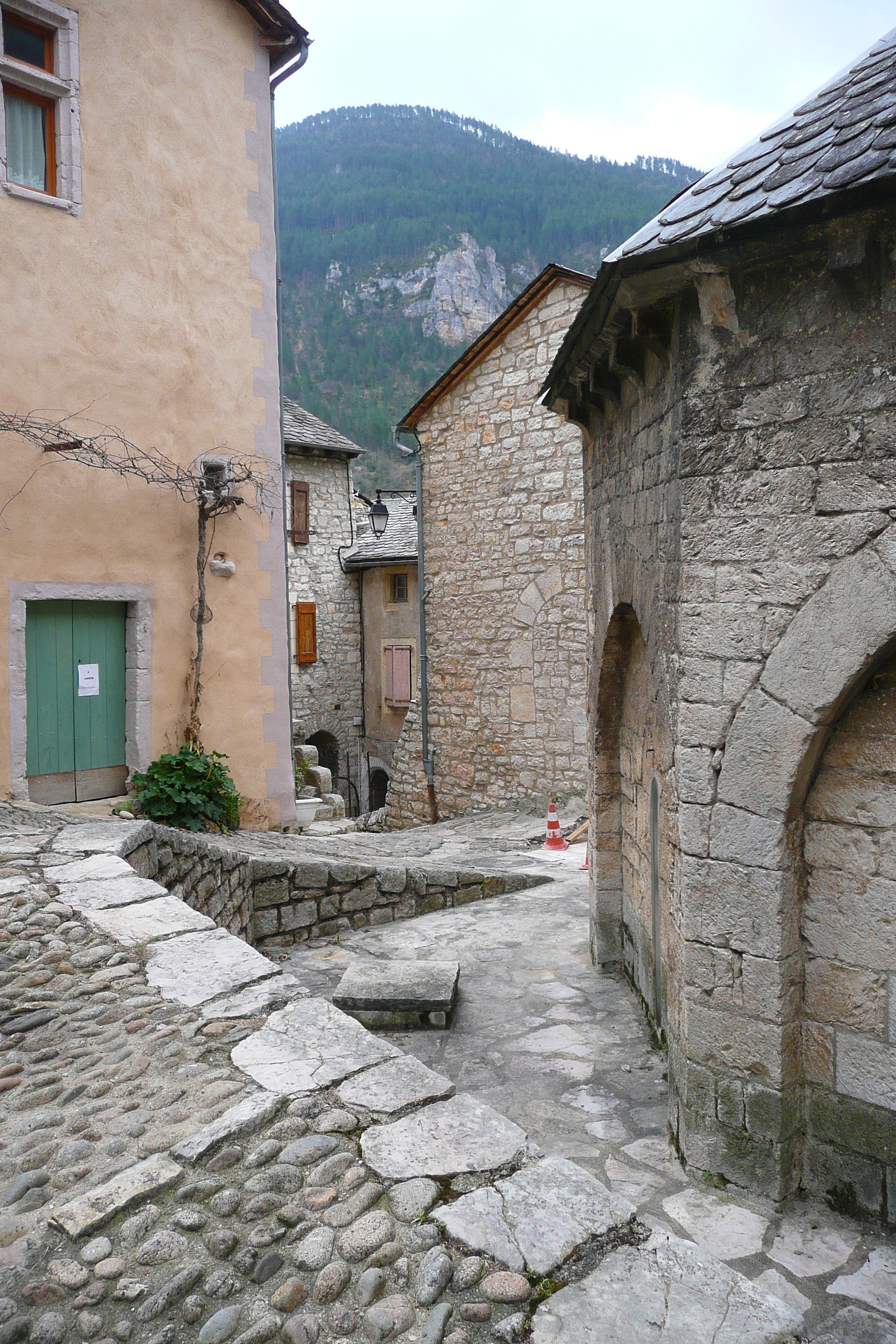 Picture France Sainte Enimie 2008-04 5 - Center Sainte Enimie