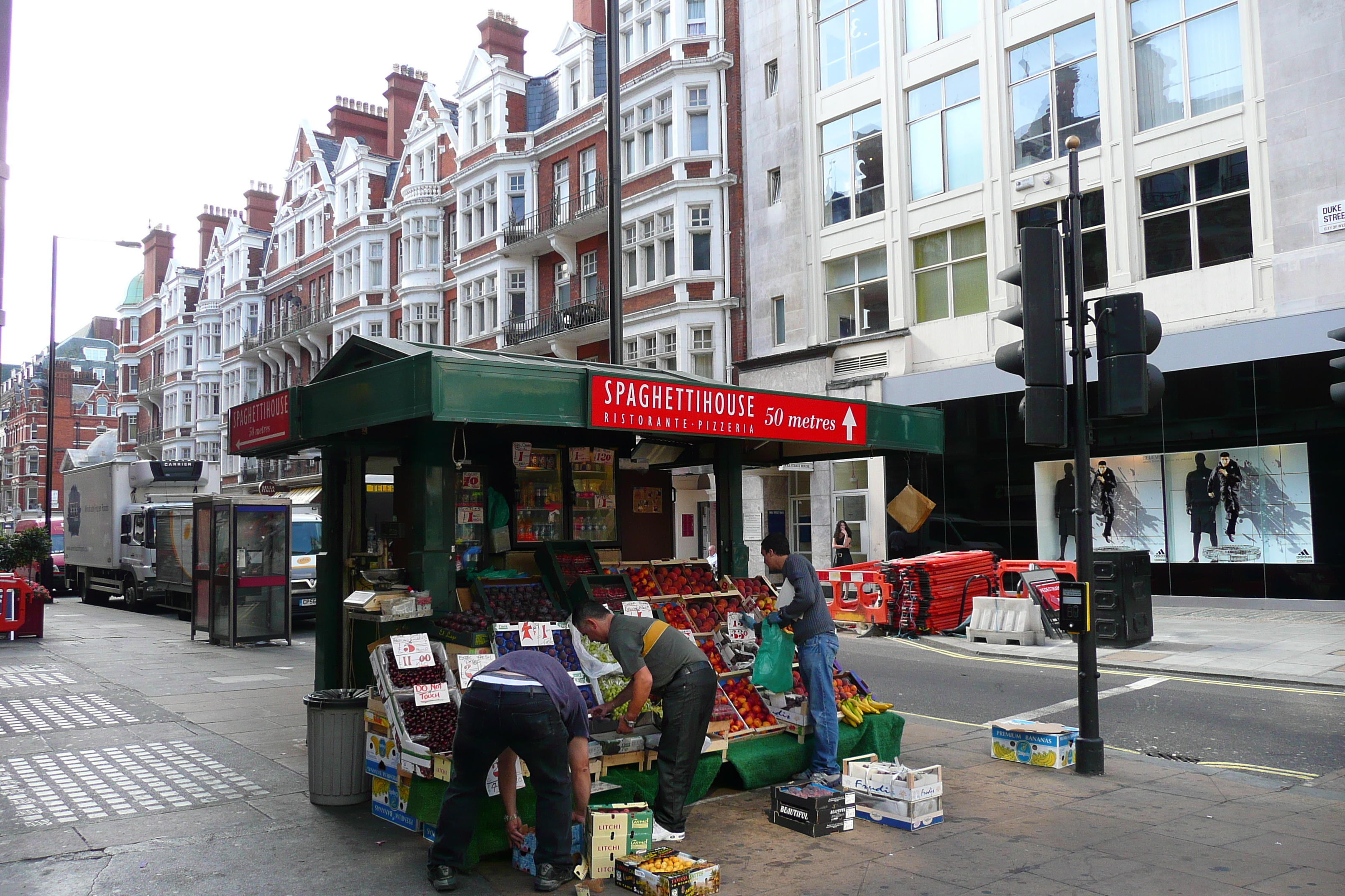 Picture United Kingdom London Oxford Street 2007-09 139 - Tours Oxford Street