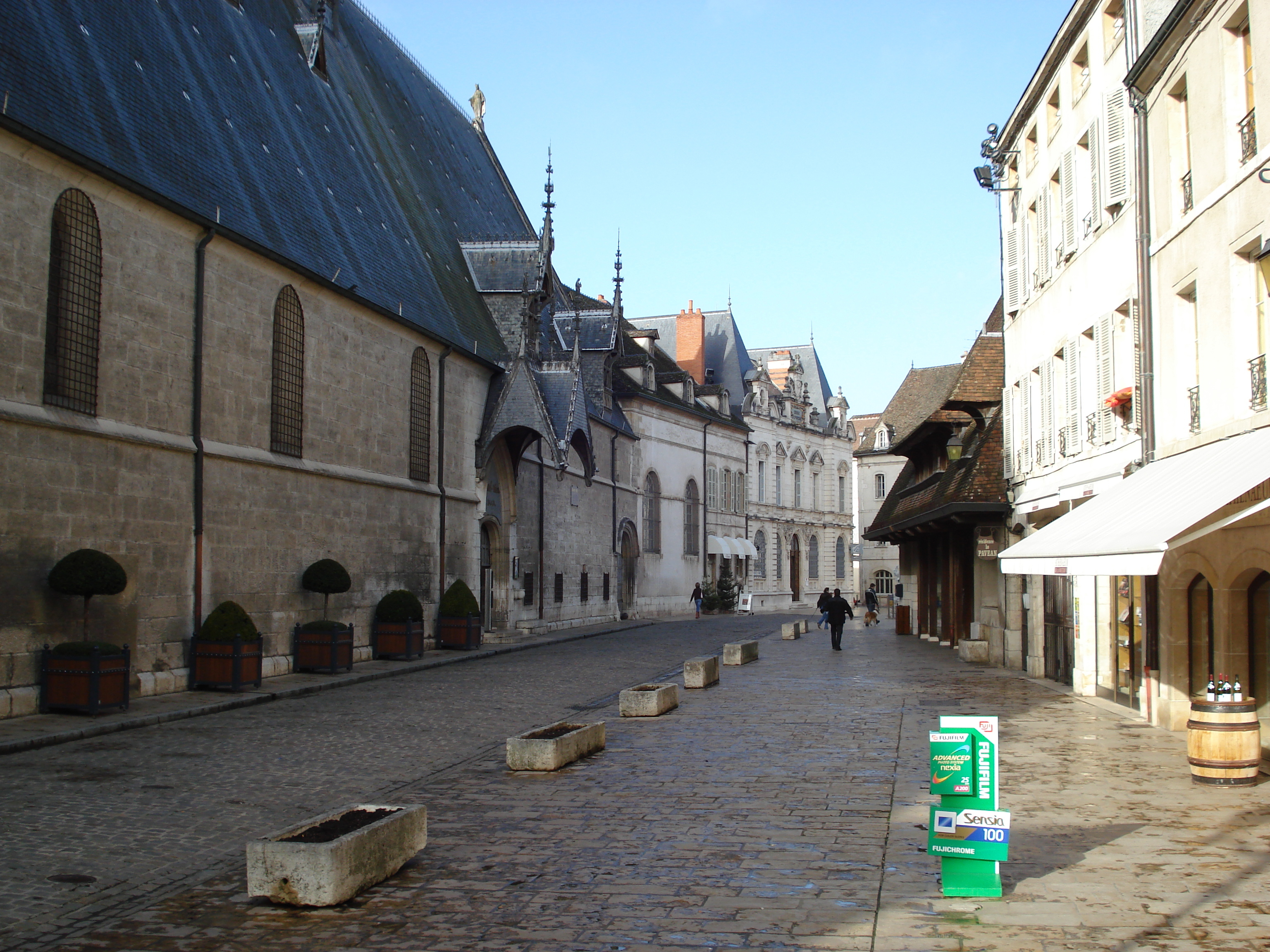 Picture France Beaune 2007-01 110 - Recreation Beaune