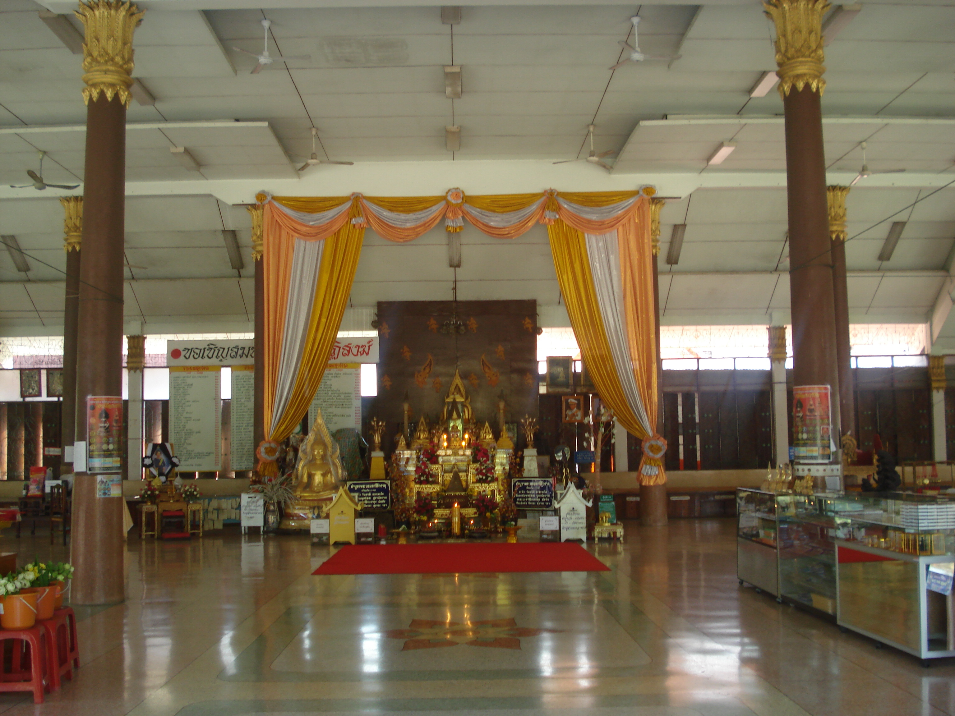 Picture Thailand Phitsanulok Wat Ratcha Bhurana 2008-01 28 - Recreation Wat Ratcha Bhurana