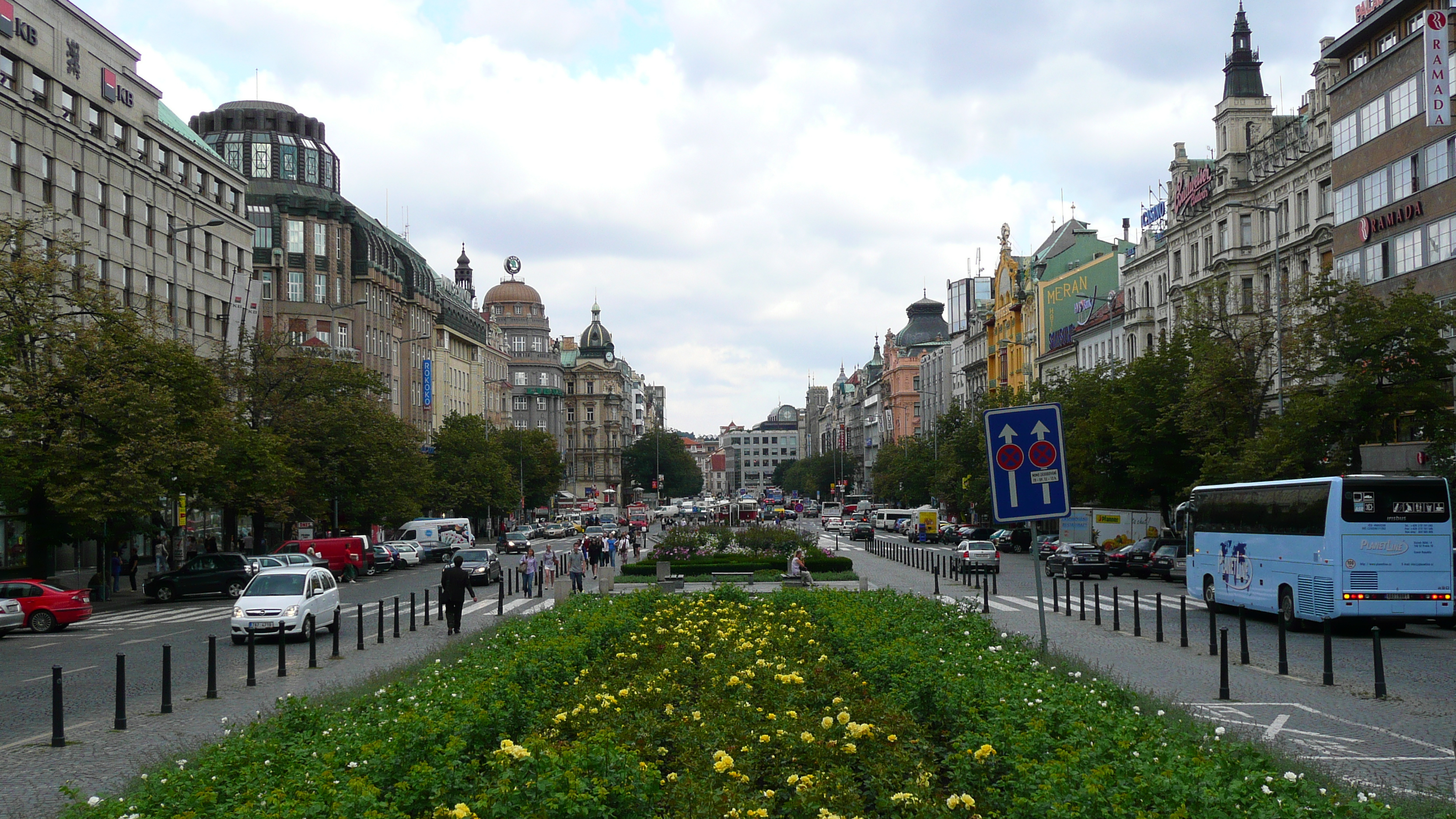 Picture Czech Republic Prague Vaclavske namesti 2007-07 16 - Tours Vaclavske namesti