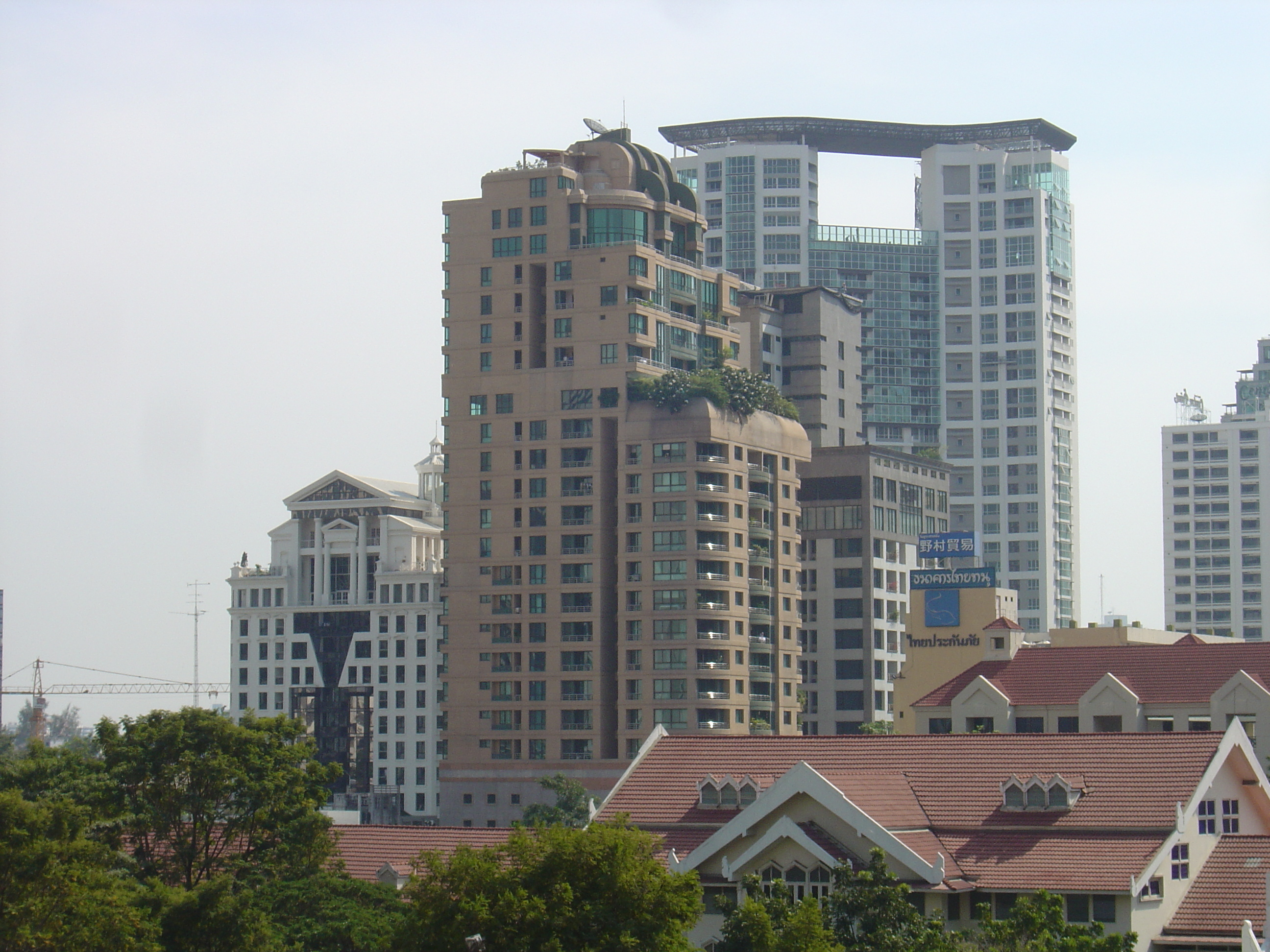 Picture Thailand Bangkok Sky Train 2004-12 25 - Around Sky Train