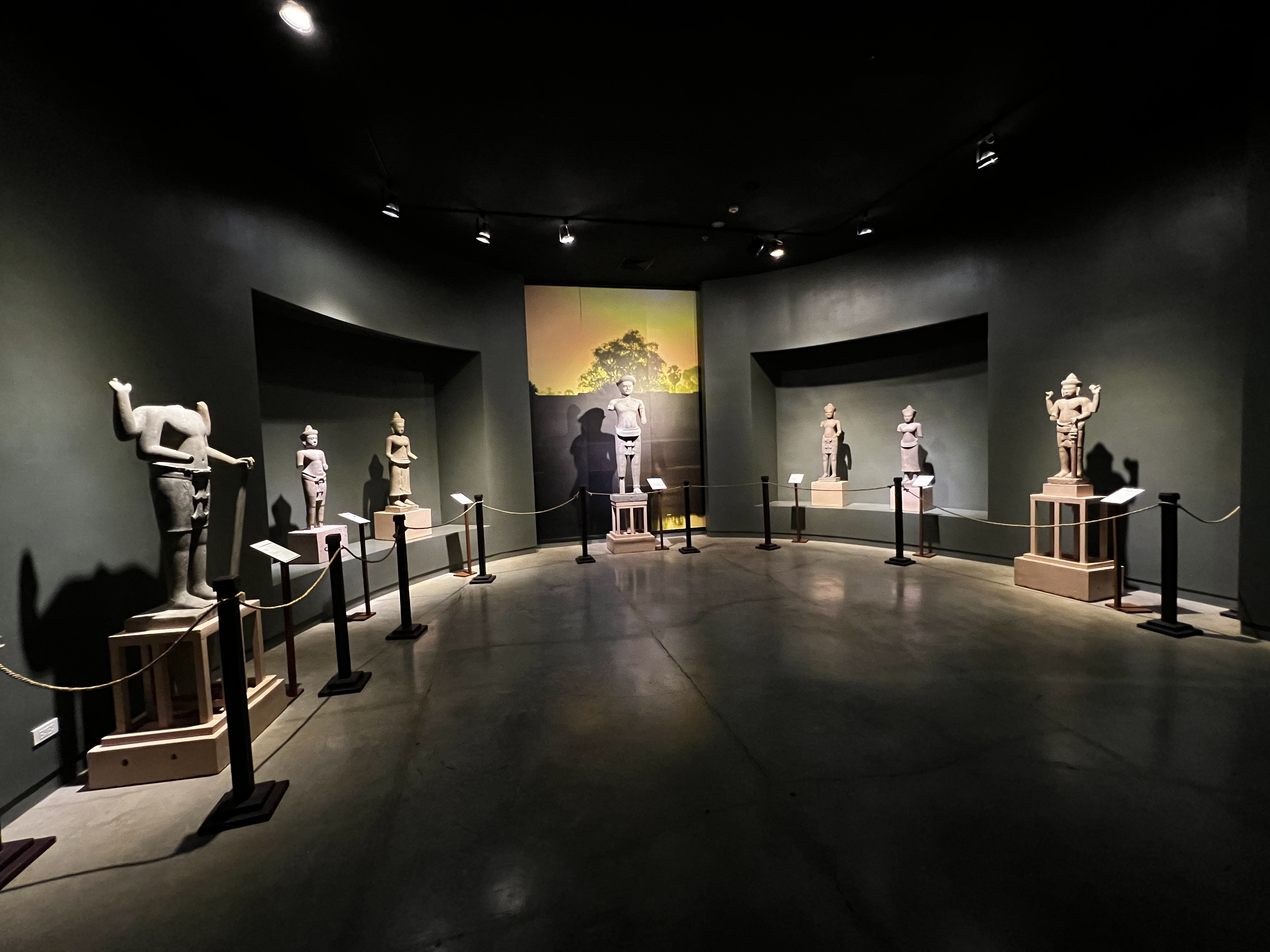 Picture Cambodia Siem Reap Angkor National Museum 2023-01 99 - Tours Angkor National Museum