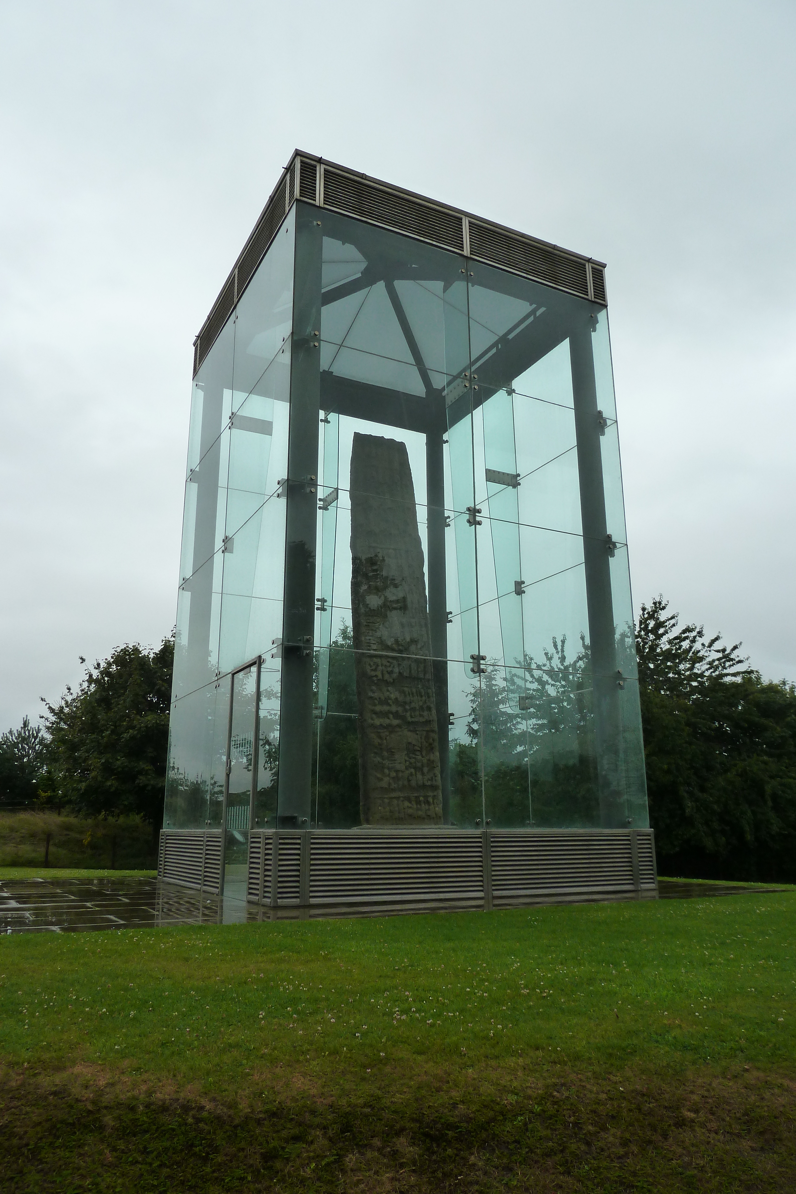 Picture United Kingdom Scotland Suenos Stone 2011-07 1 - Around Suenos Stone