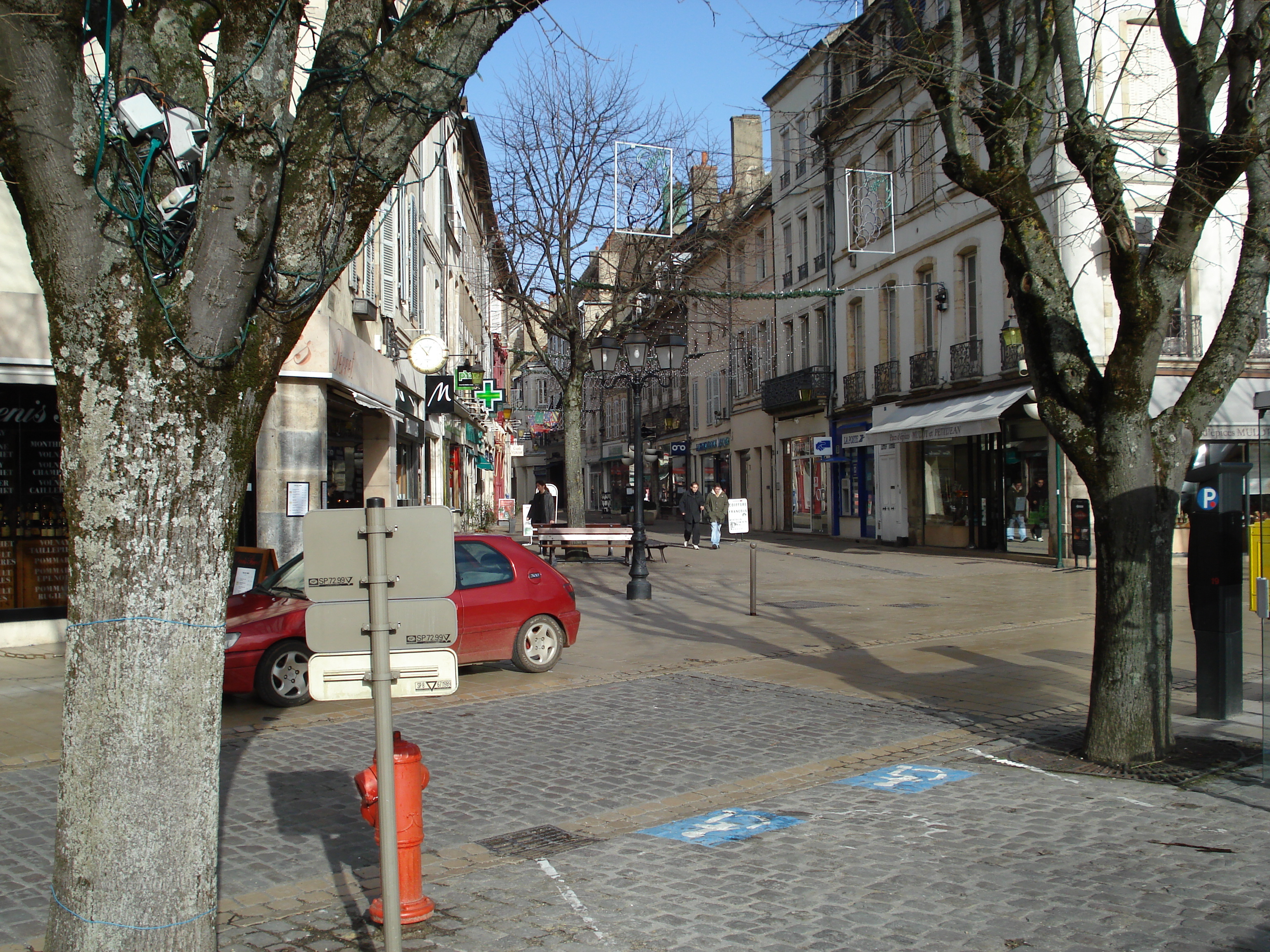 Picture France Beaune 2007-01 153 - Tour Beaune