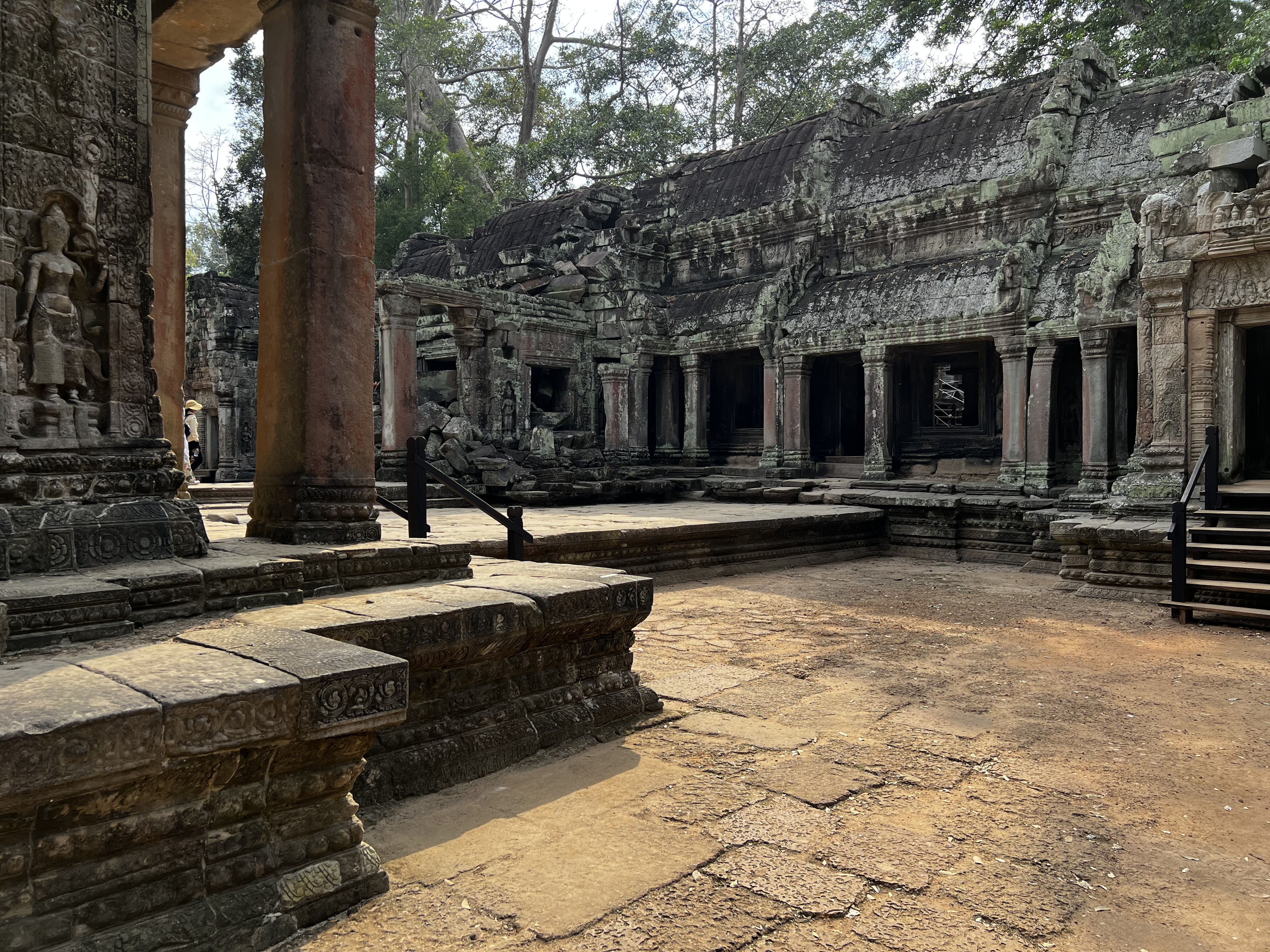 Picture Cambodia Siem Reap Ta Prohm 2023-01 154 - Around Ta Prohm