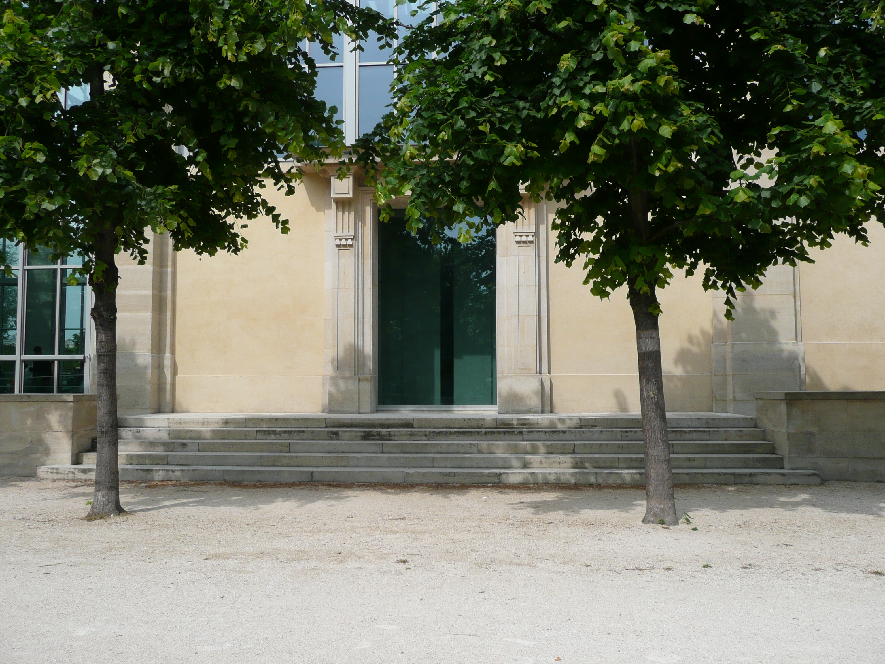 Picture France Paris Garden of Tuileries 2007-05 216 - Center Garden of Tuileries