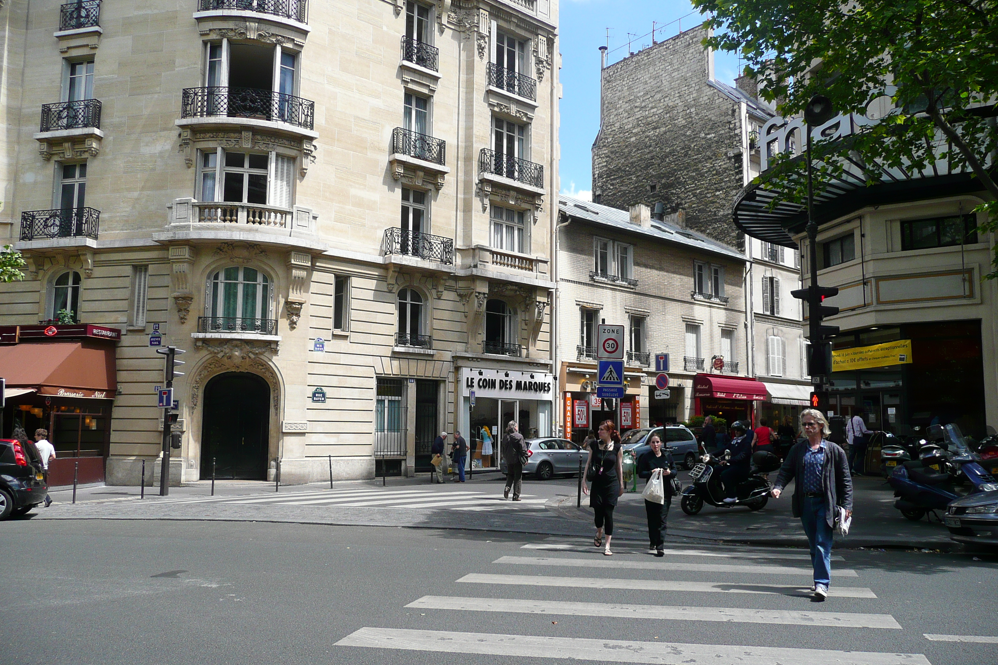 Picture France Paris Avenue Niel 2007-06 77 - Tour Avenue Niel