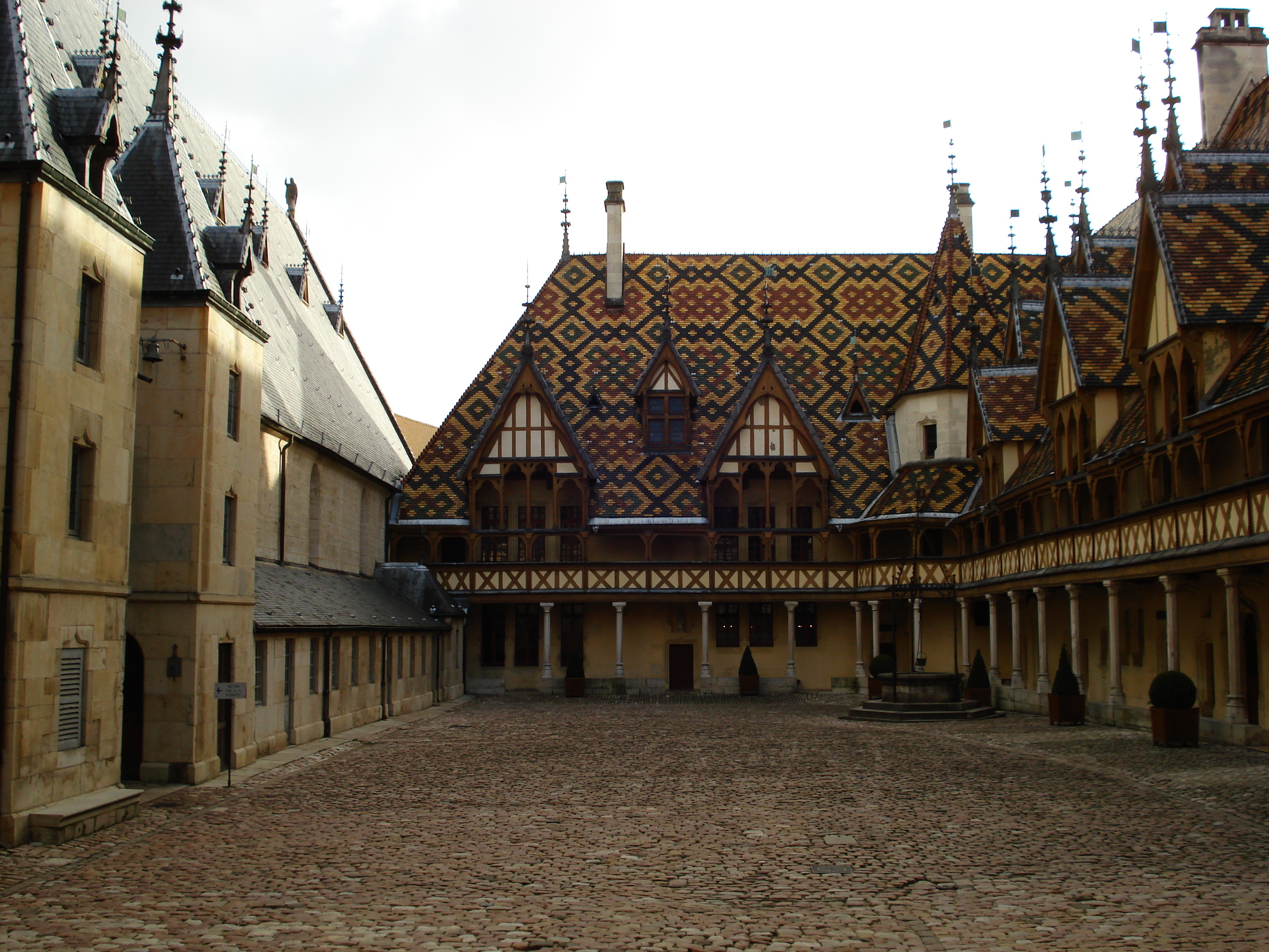 Picture France Beaune Hospices de Beaune 2007-01 1 - Tour Hospices de Beaune