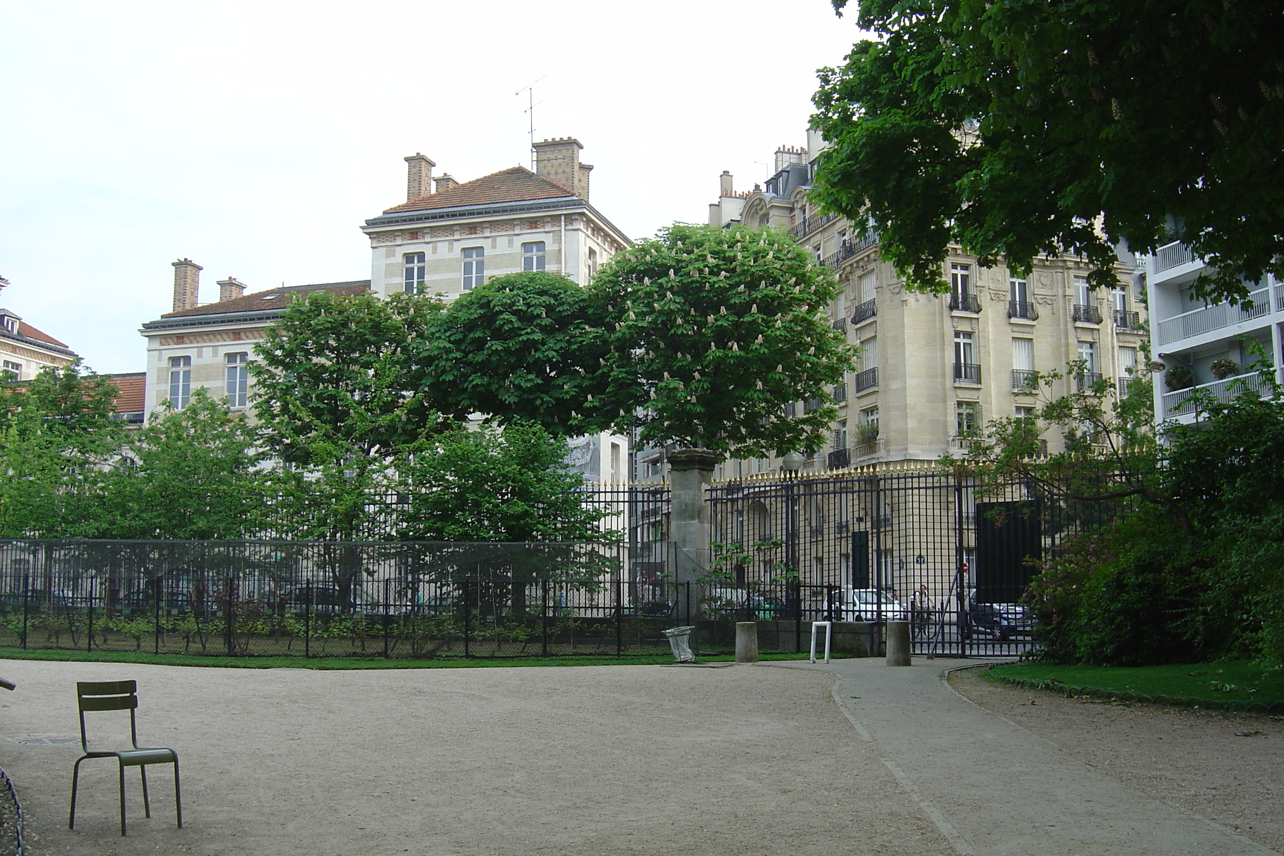 Picture France Paris Luxembourg Garden 2007-04 25 - Center Luxembourg Garden