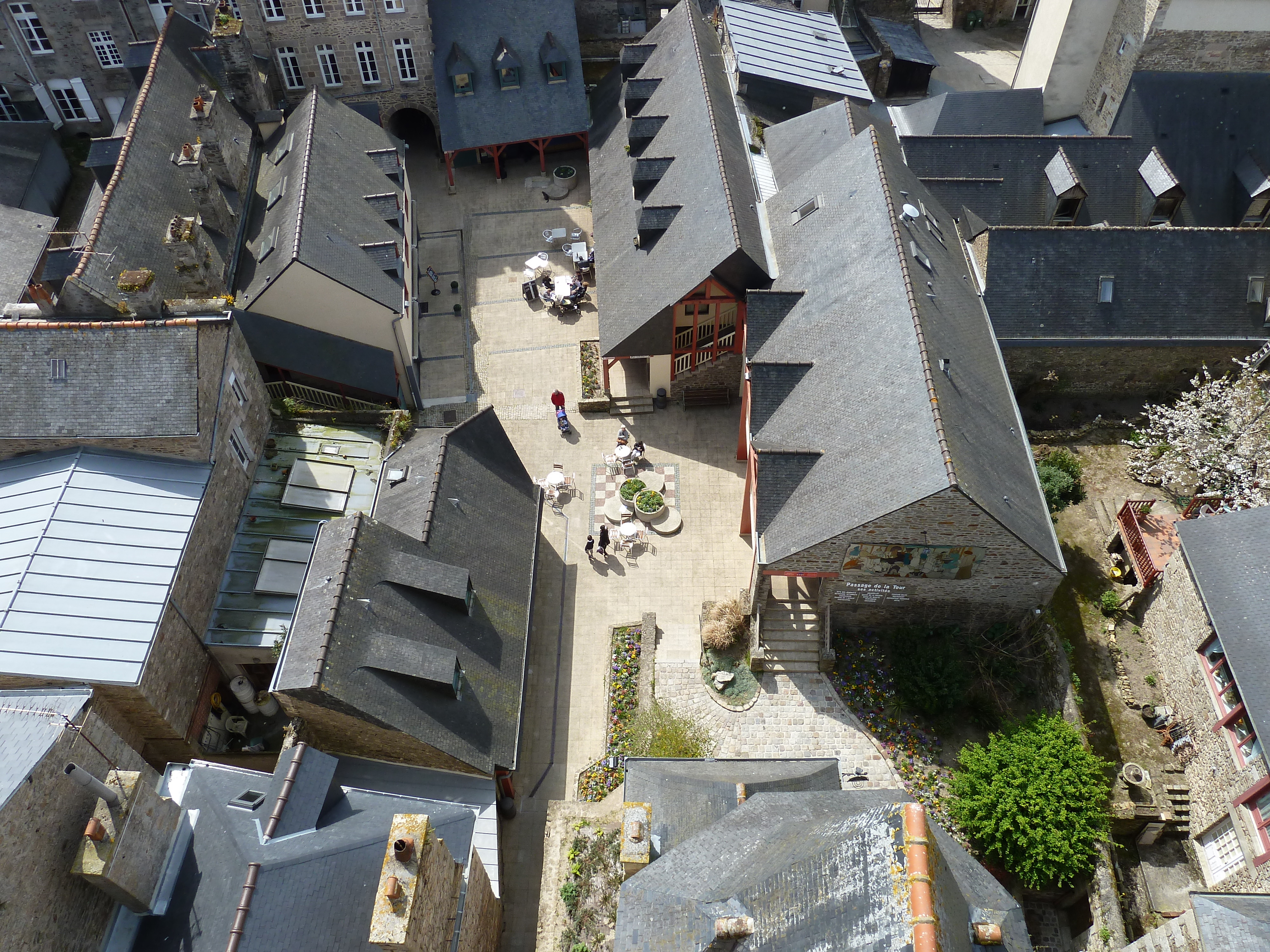 Picture France Dinan Dinan clock tower 2010-04 19 - Discovery Dinan clock tower