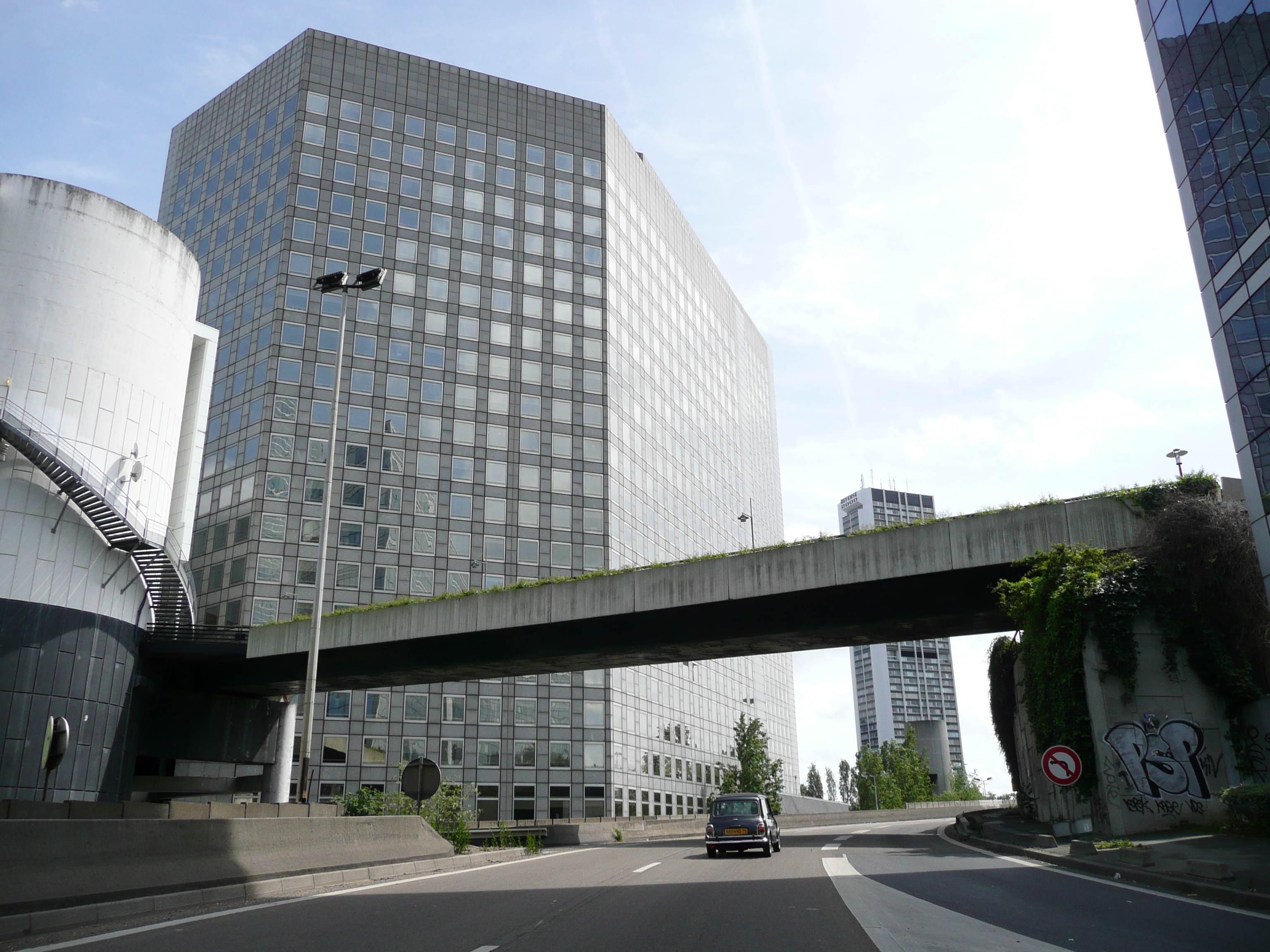 Picture France Paris La Defense 2007-05 151 - Recreation La Defense