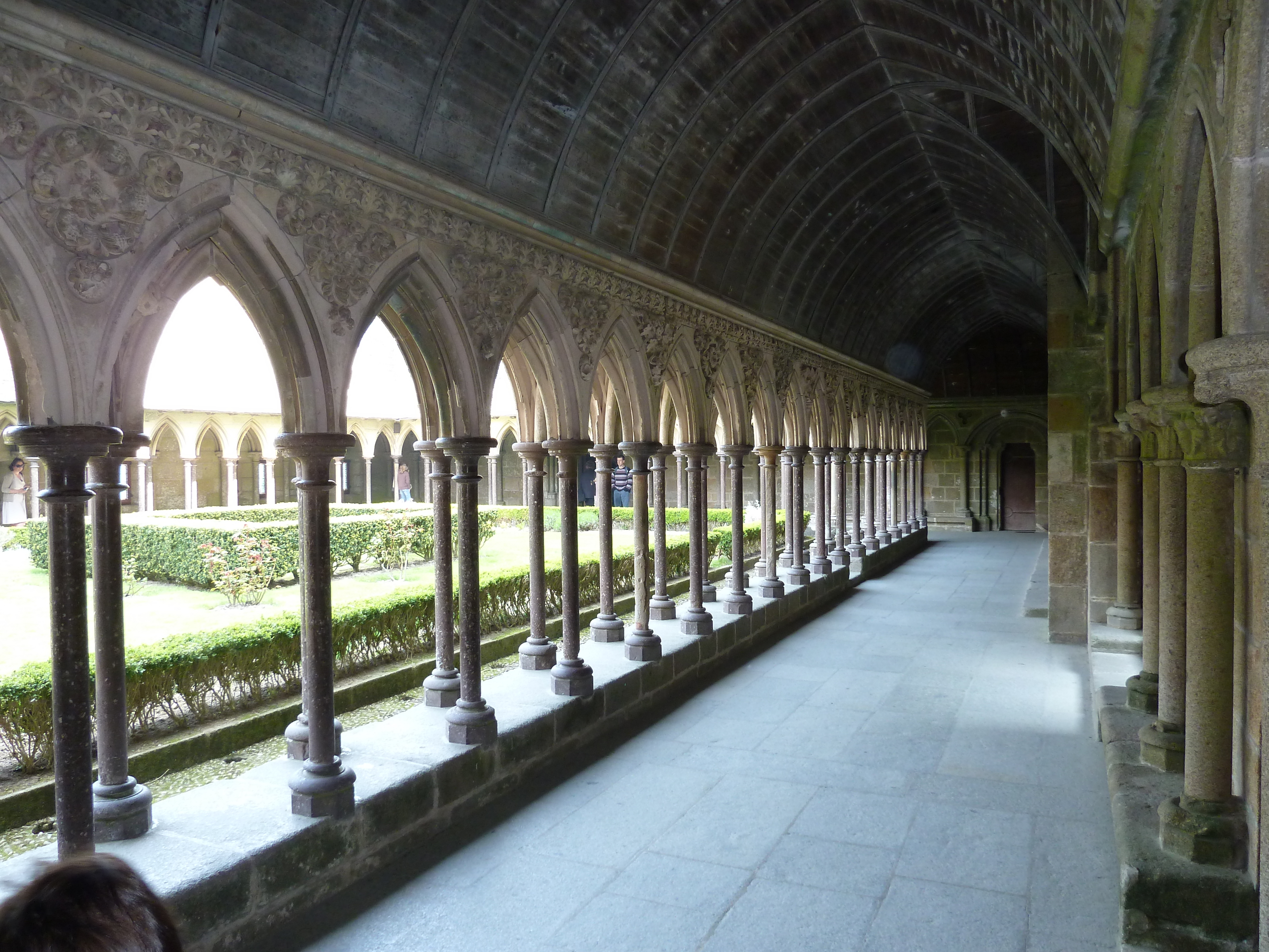 Picture France Mont St Michel Mont St Michel Abbey Cloister 2010-04 32 - Tour Mont St Michel Abbey Cloister