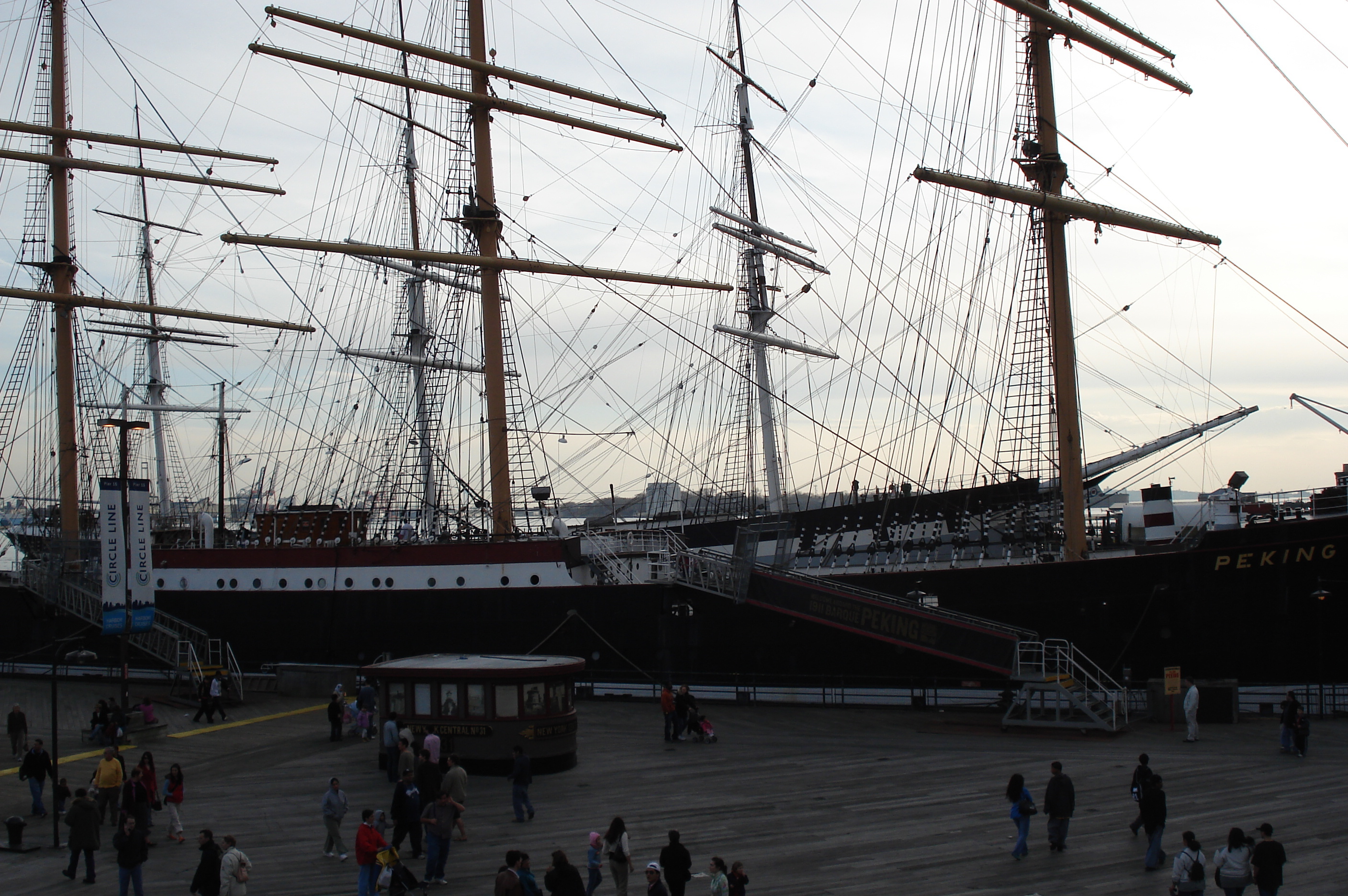 Picture United States New York South Street seaport 2006-03 25 - History South Street seaport