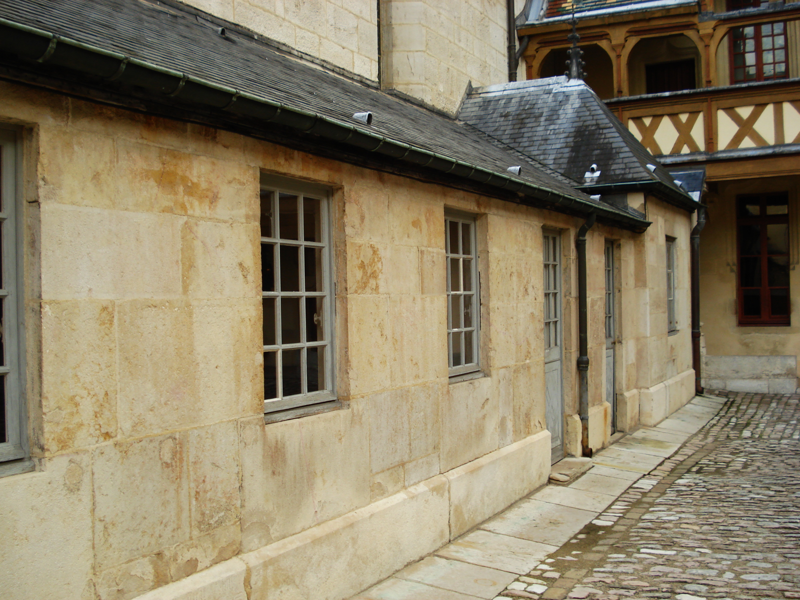 Picture France Beaune Hospices de Beaune 2007-01 27 - Around Hospices de Beaune