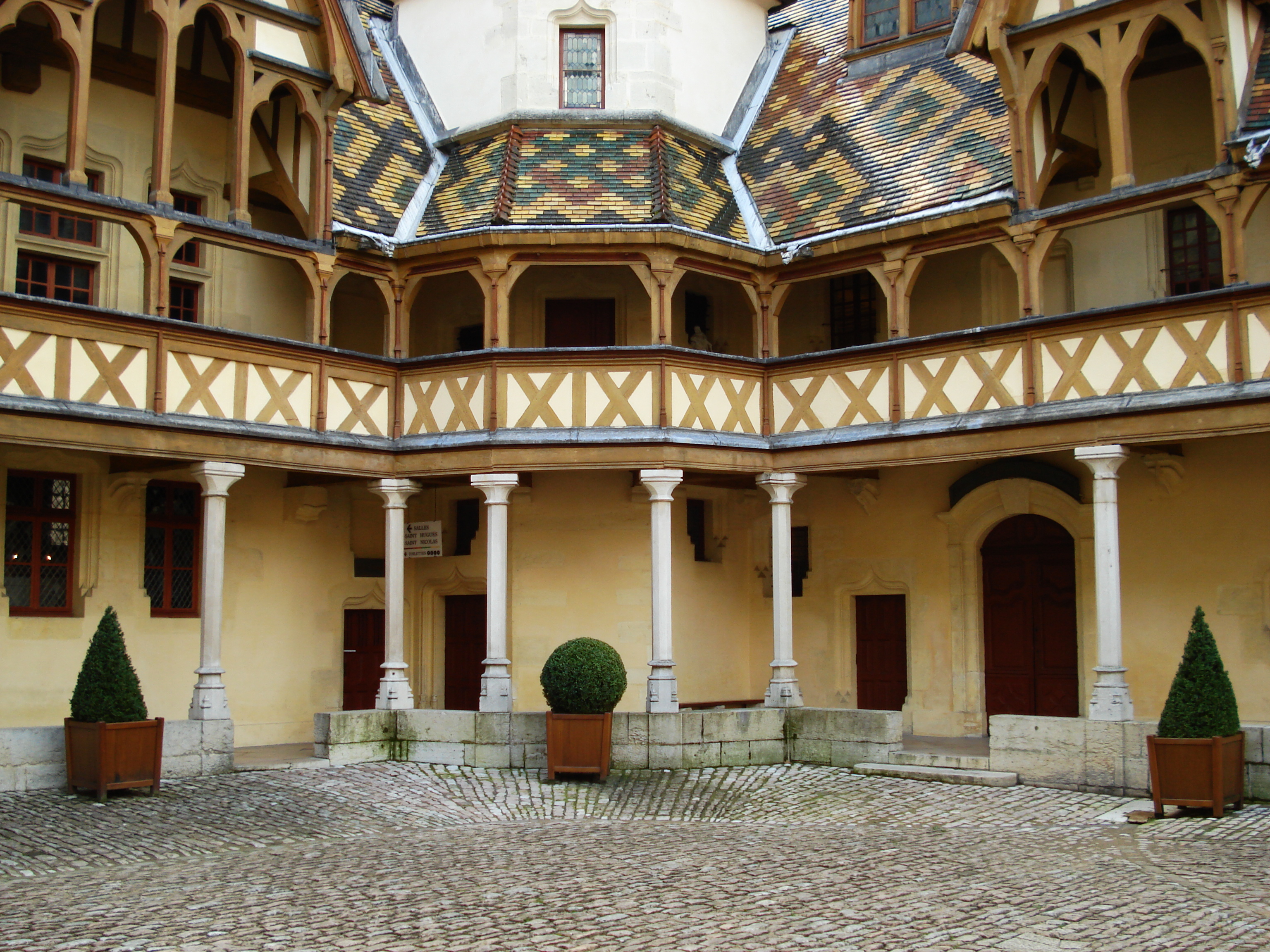 Picture France Beaune Hospices de Beaune 2007-01 45 - Tour Hospices de Beaune