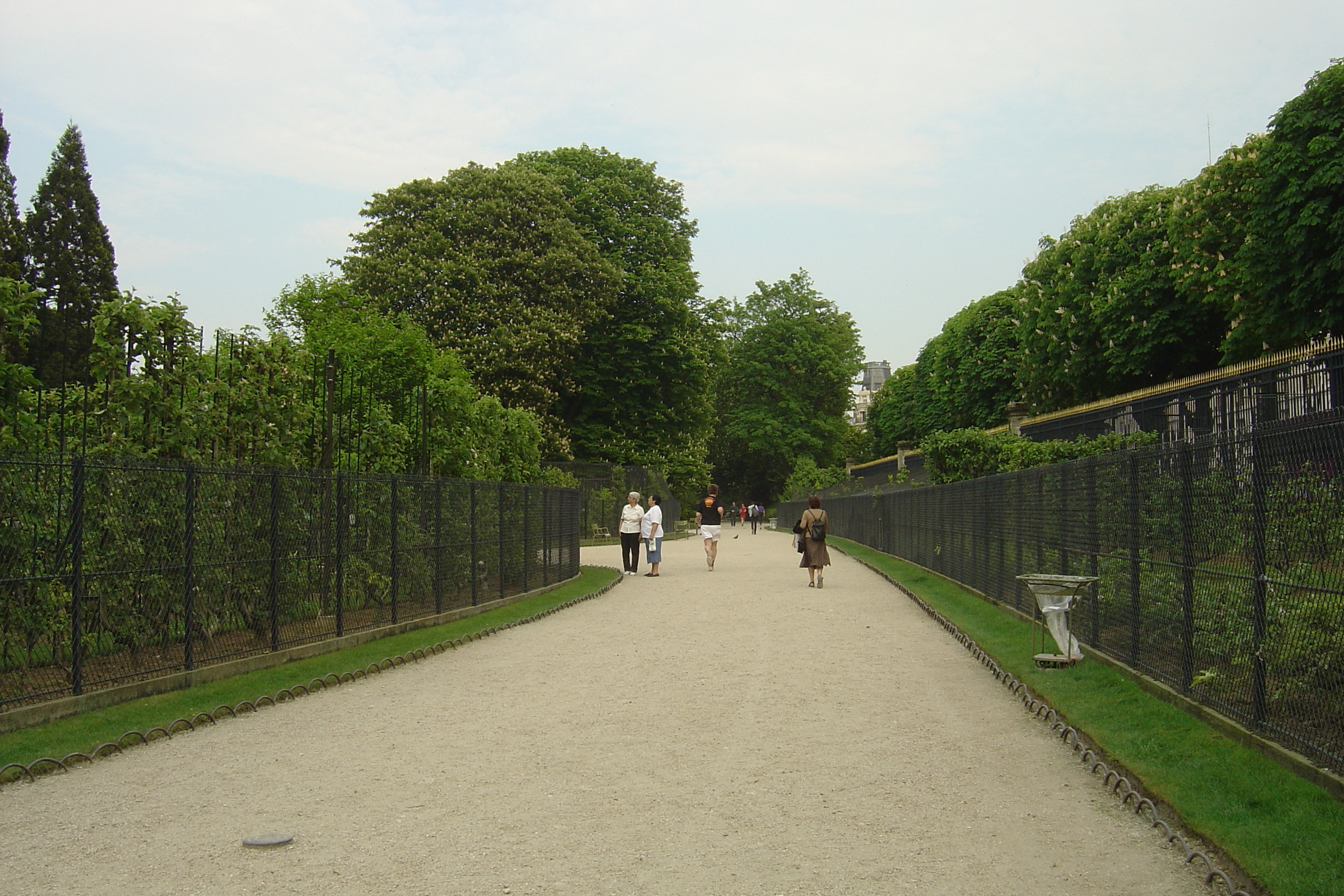 Picture France Paris Luxembourg Garden 2007-04 17 - History Luxembourg Garden