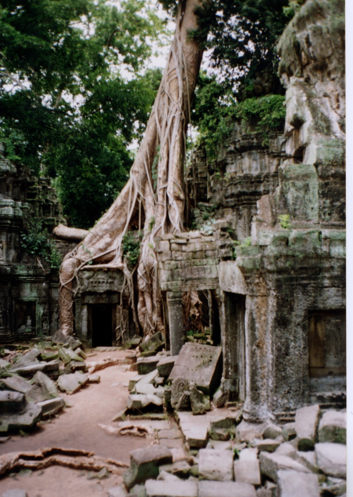 Picture Cambodia Angkor 1996-06 27 - Center Angkor